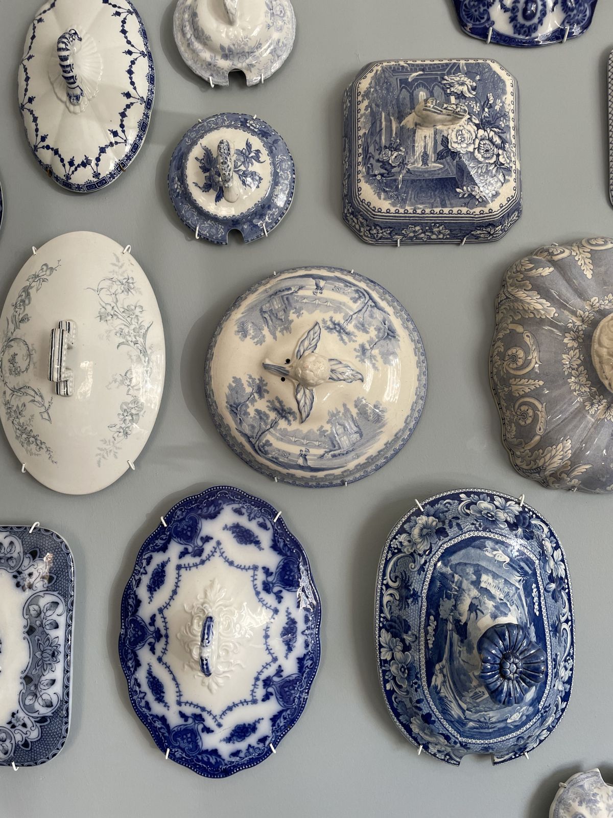 Set Of 30 Blue And White China Antique Tureen Lids Wall Display photo vinterior