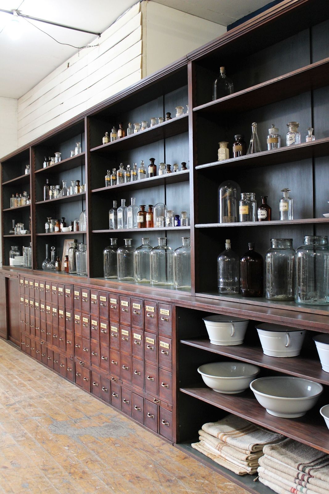 Large Old German Apothecary/Chemists/Pharmacy Shop Display Bar Restaurant 1920s photo Furniture