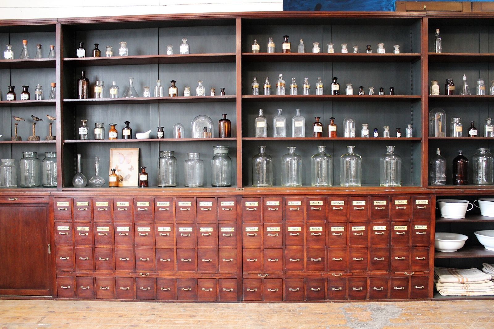 photo buy Large Old German Apothecary/Chemists/Pharmacy Shop Display Bar Restaurant 1920s