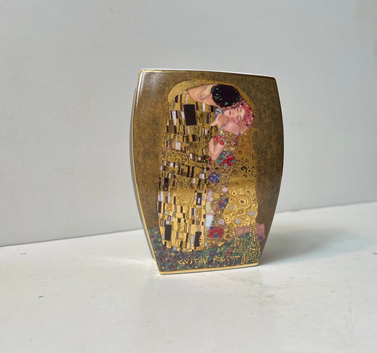 Artis Orbis Series The Kiss By Gustav Klimt Vase In Porcelain From Goebel, 2000s photo 256.0