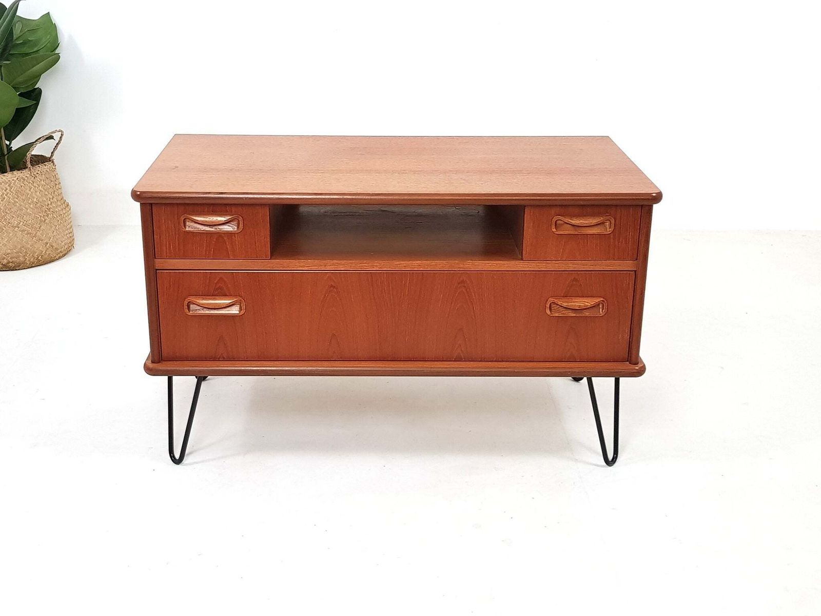 G Plan Tv Stand / Cabinet, Mid 20th Century photo vinterior