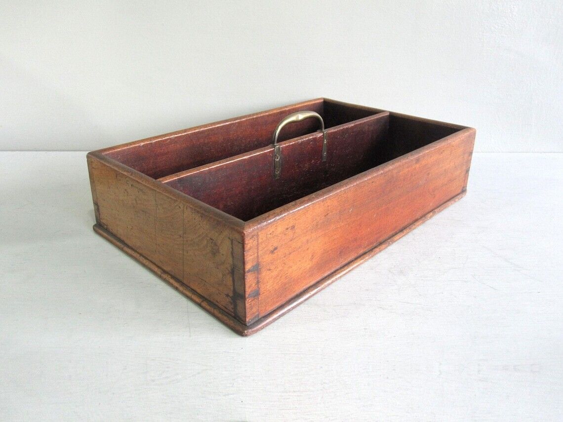 Mahogany Wood Butler's Box With Central Brass Handle photo vinterior