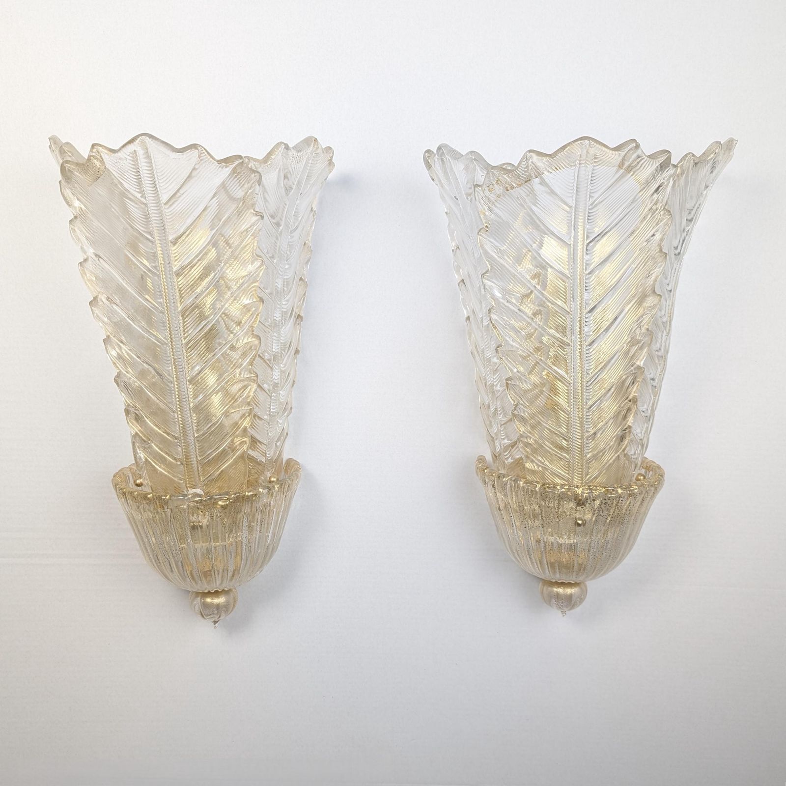 photo furniture Pair Of Giant Barovier & Toso Foglia D'oro Sconces, 1980s