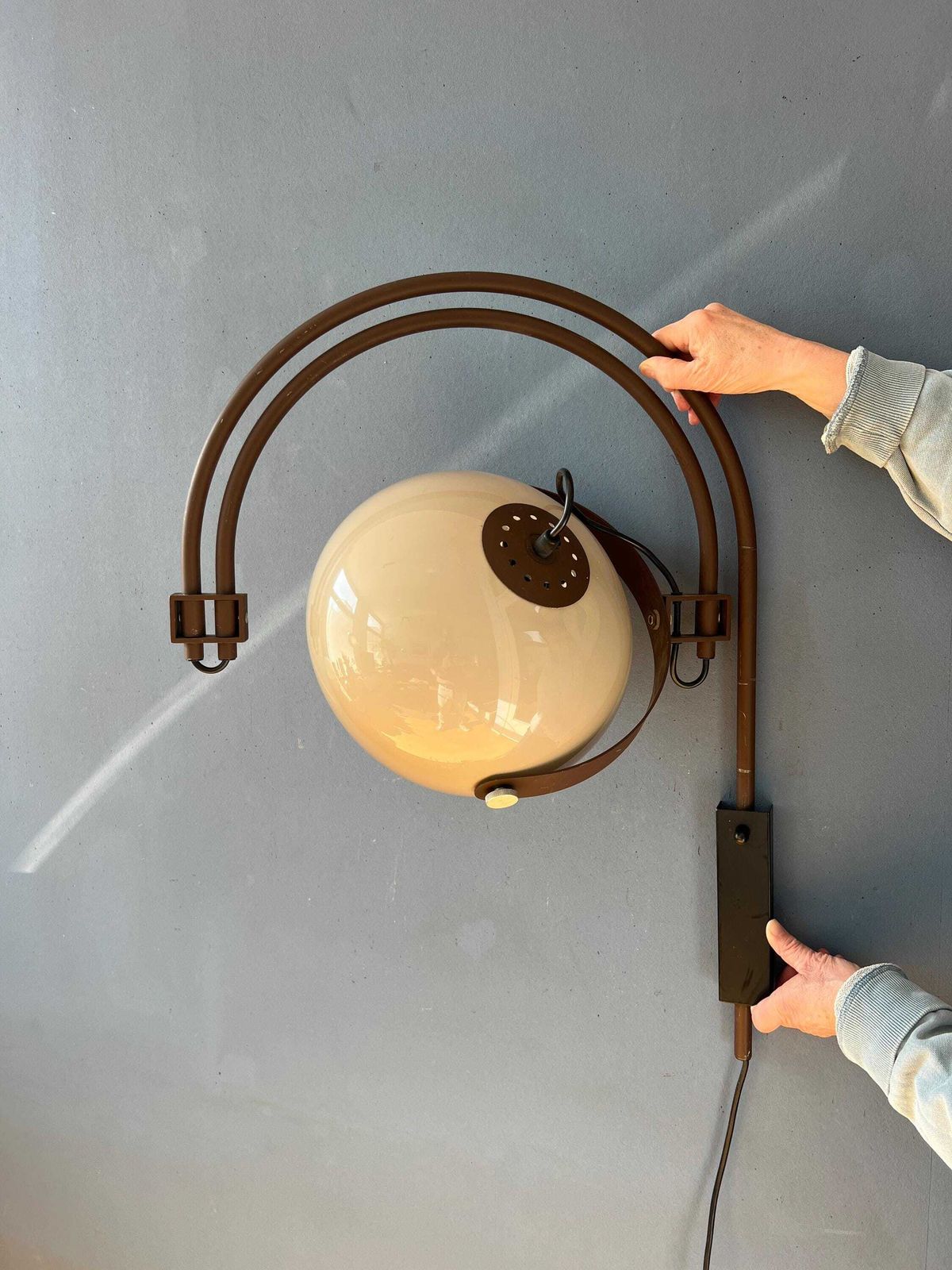 Mid Century Dijkstra Space Age Dubbele Boog Wandlamp photo vinterior