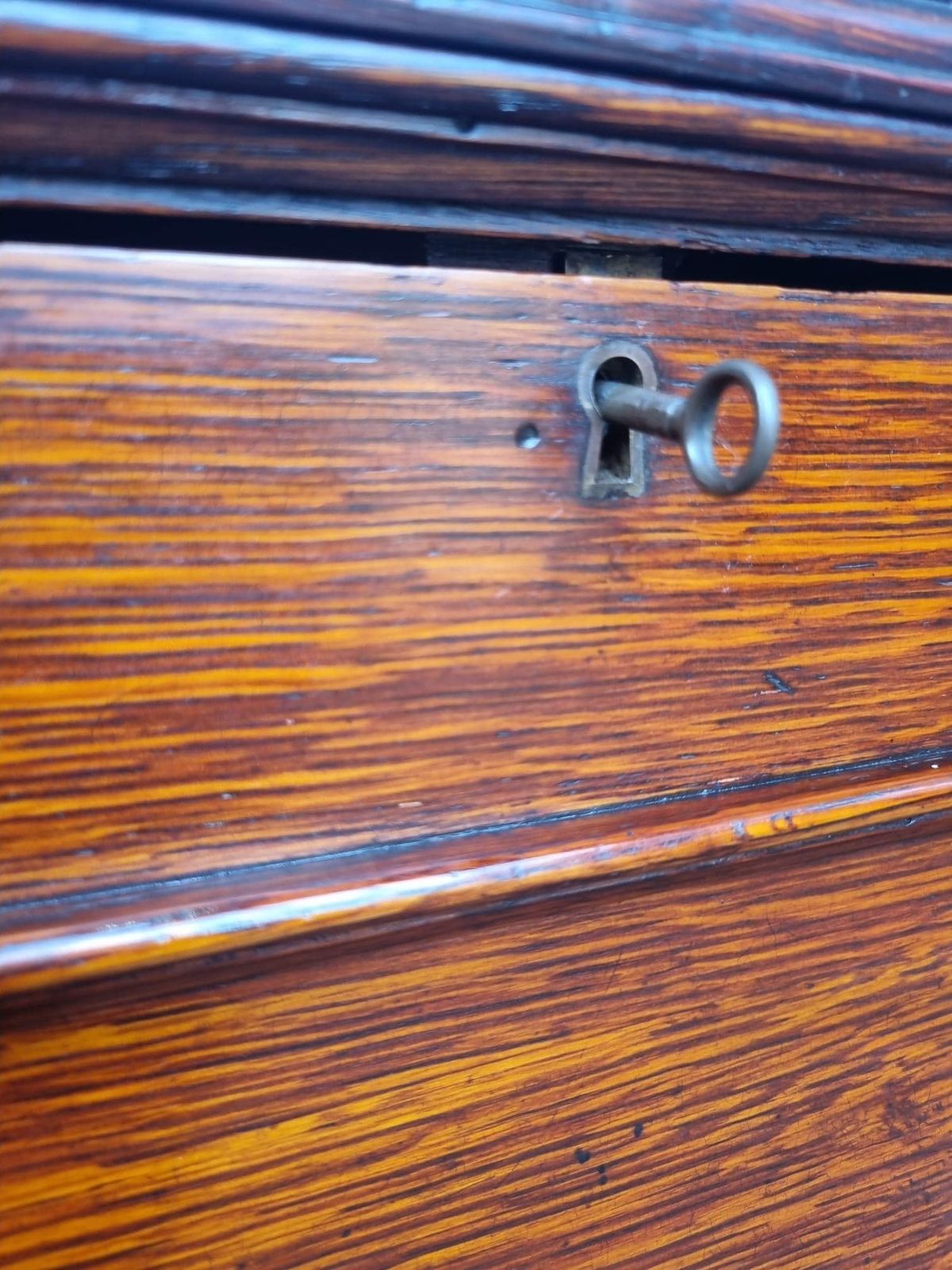 photo furniture Antique Edwardian Oak Bureau Bookcase / C.1910 / Original Key / Golden Oak Grain / Free Delivery