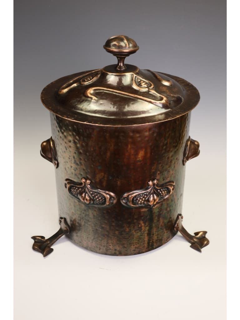 Exceptional Arts & Crafts Movement Hammered Copper Coal Bucket (Scuttle) With Liner photo for sale