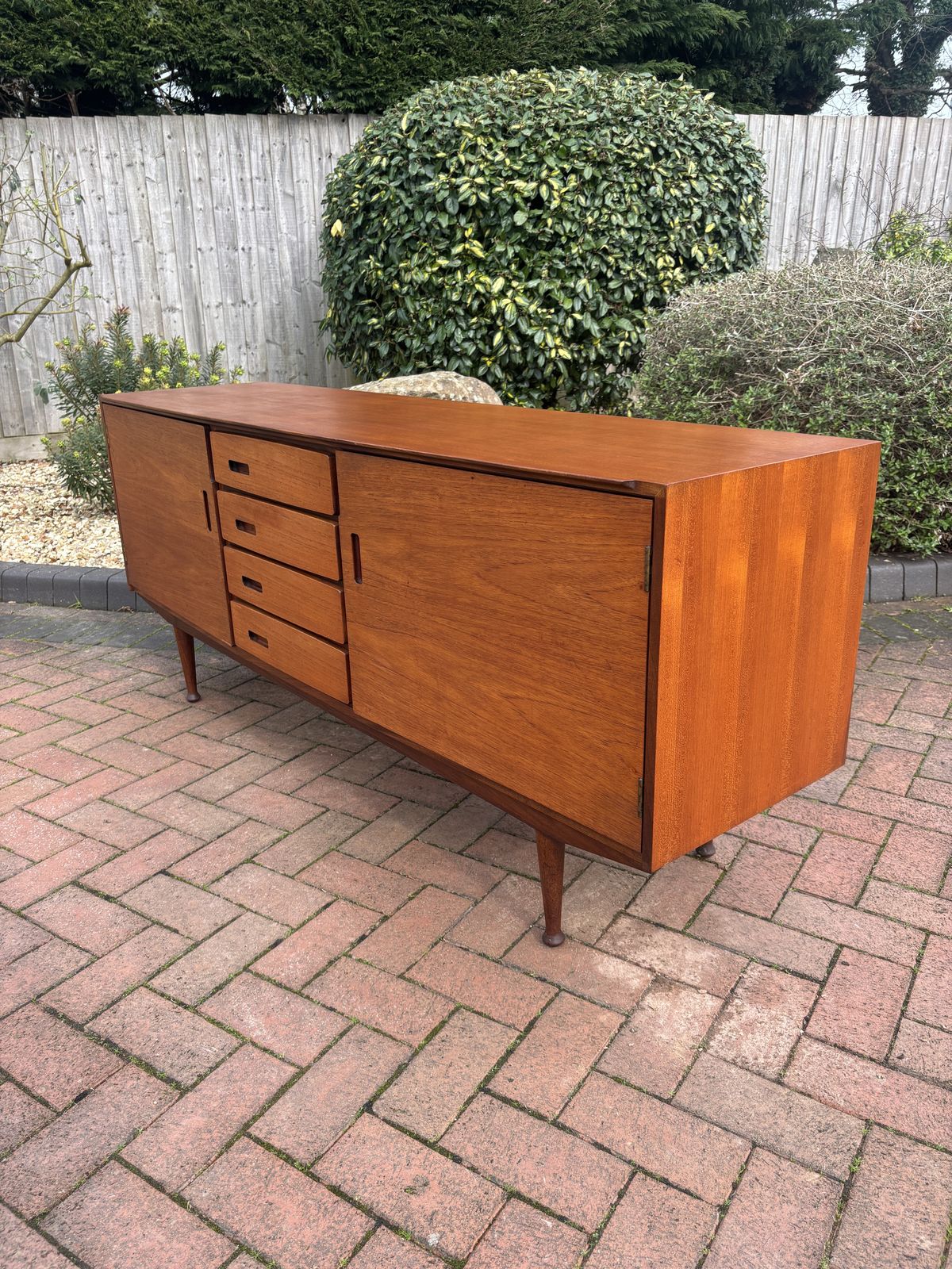 photo furniture Meredew Mid Century Sideboard, 1960s