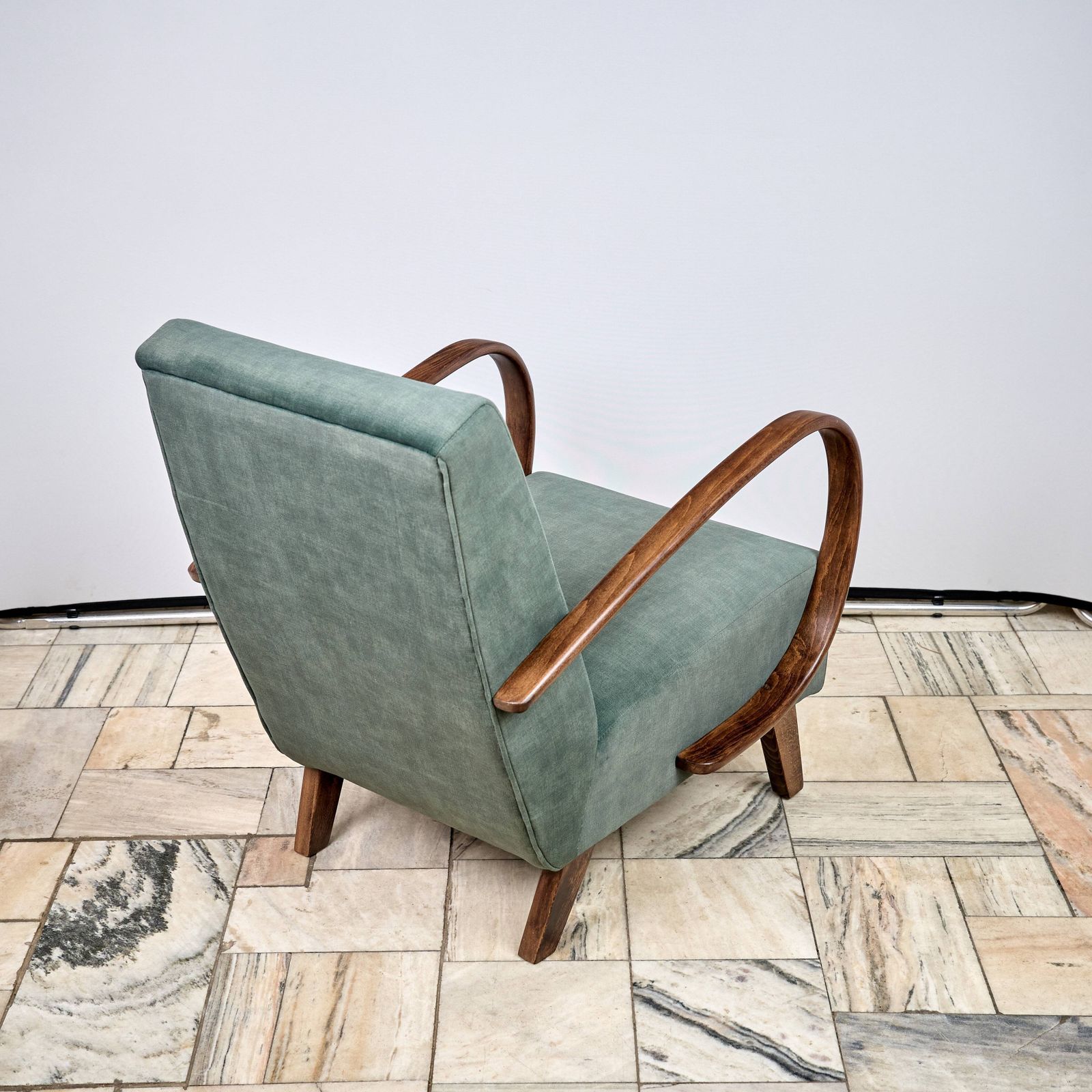 H 410 Armchair Designed By Jindrich Halabala, 1940s, Czechoslovakia photo Furniture