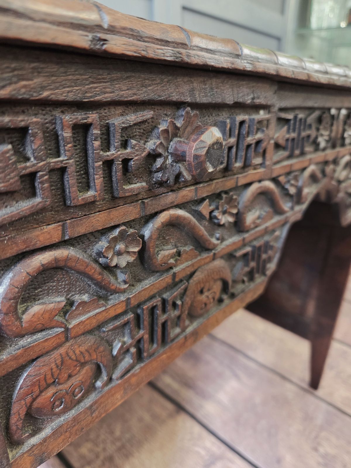 photo furniture Antique Japanese Meiji Period Folding Scholar’s Desk – Carved Keyaki Wood Scribe C.1890
