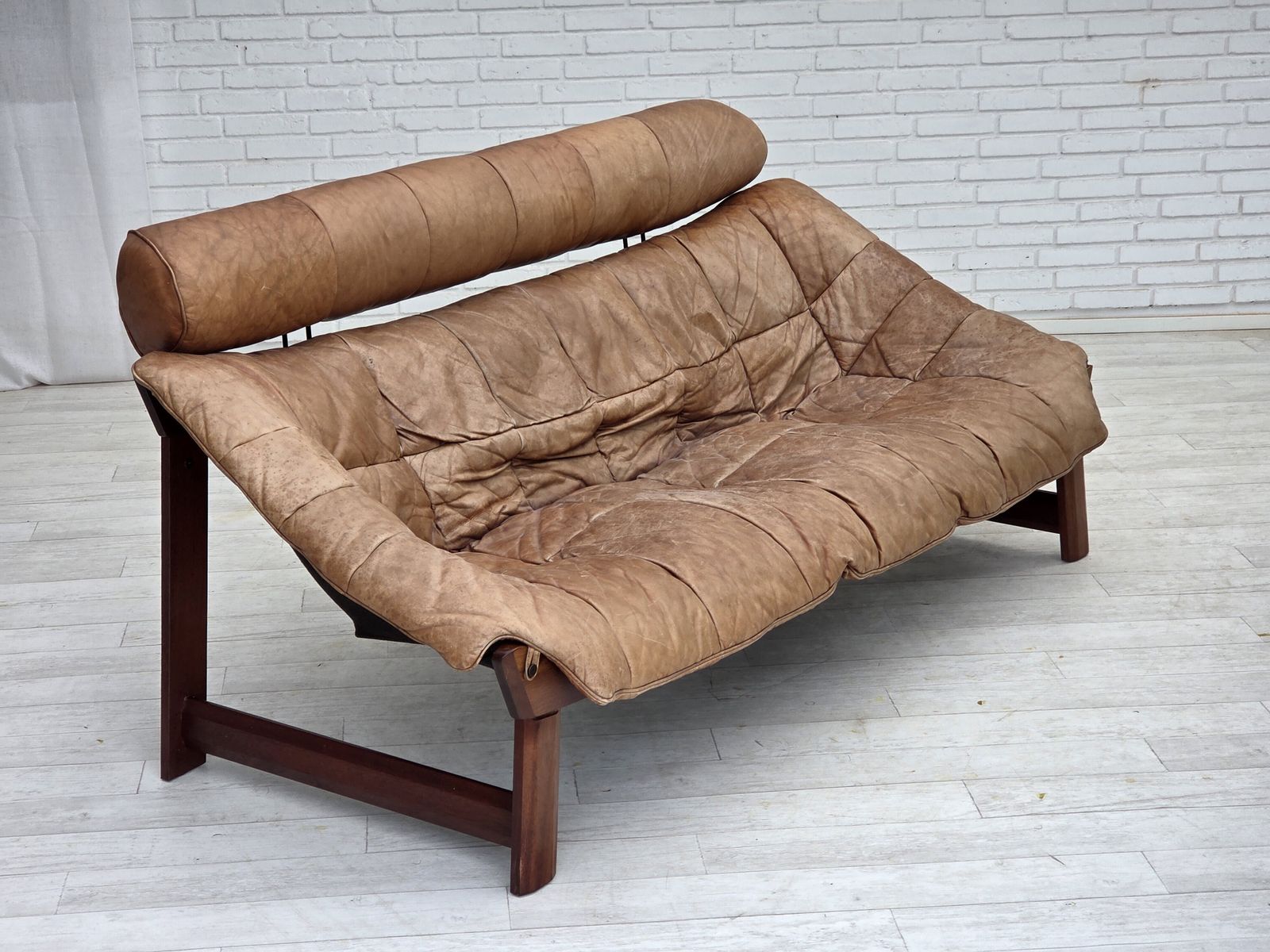 1970s, Norwegian Design By Jan Erik Lindgren, 2 Seater Sofa Model "Amazon". photo vinterior