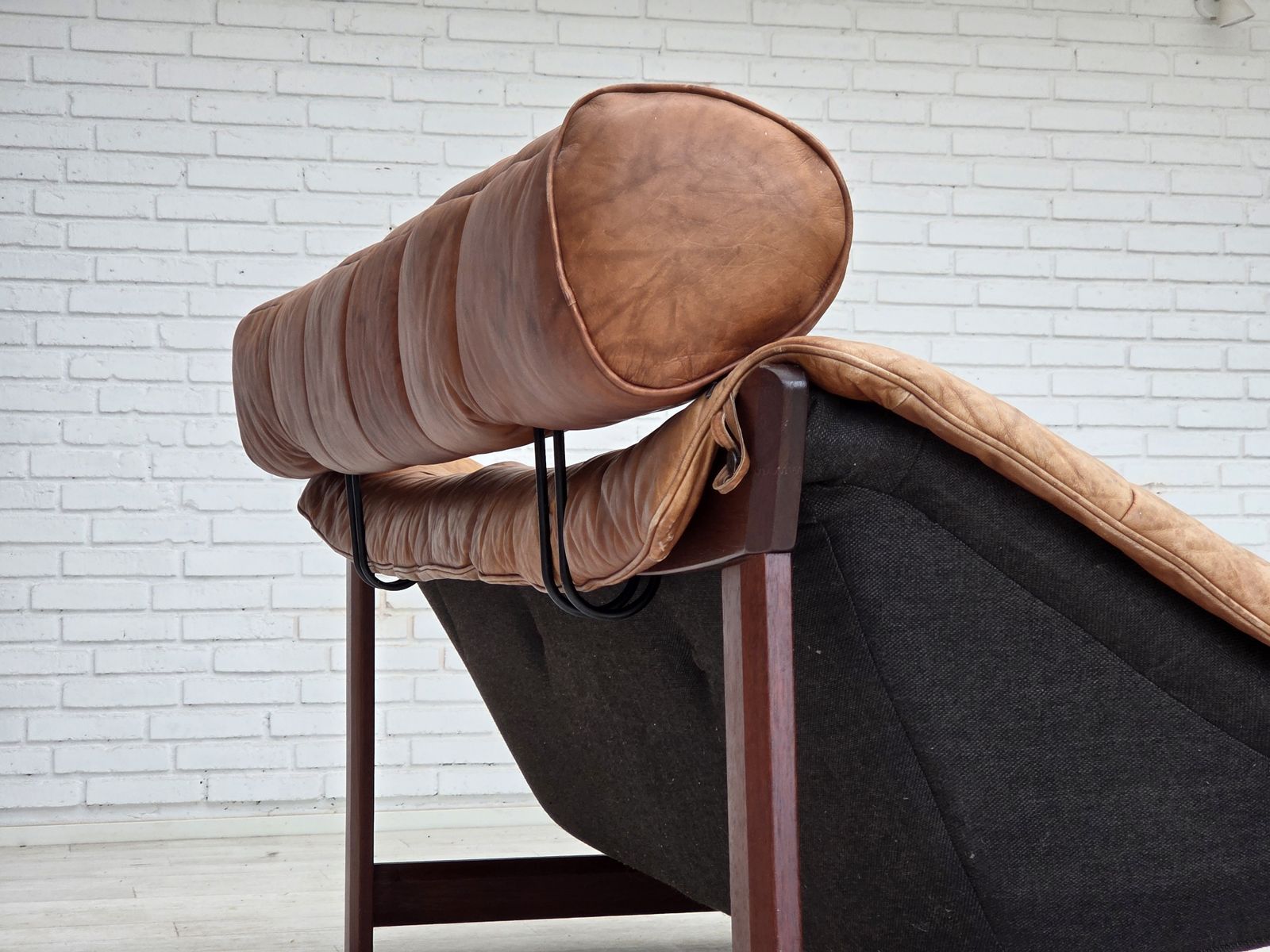 photo buy Ca. Jaren 1970, Noors Design Van Jan Erik Lindgren, 2 Zitsbank Model "Amazon".