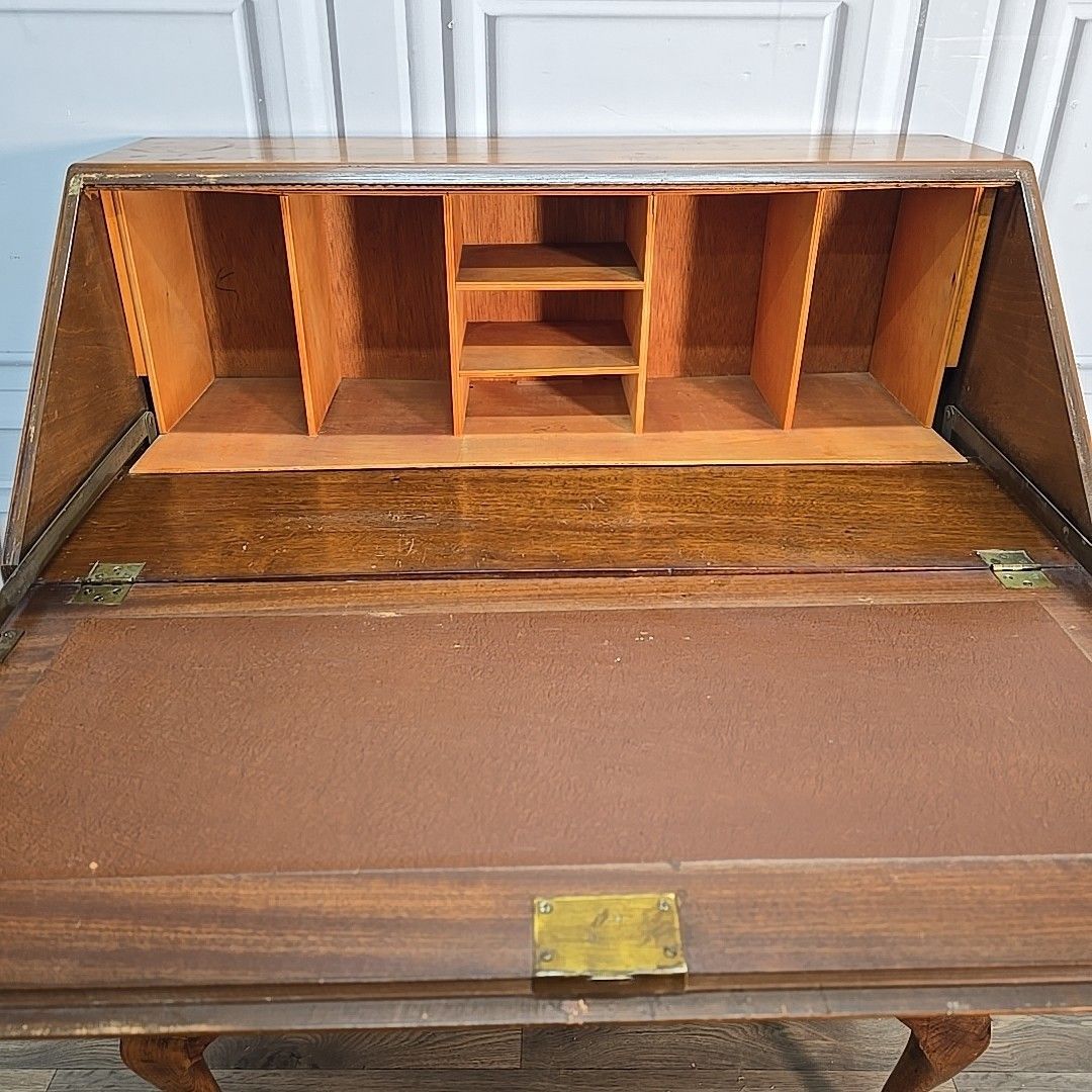 Antique Bureau Writing Desk Wooden Walnut Veneer Queen Anne Style Vintage photo vintage