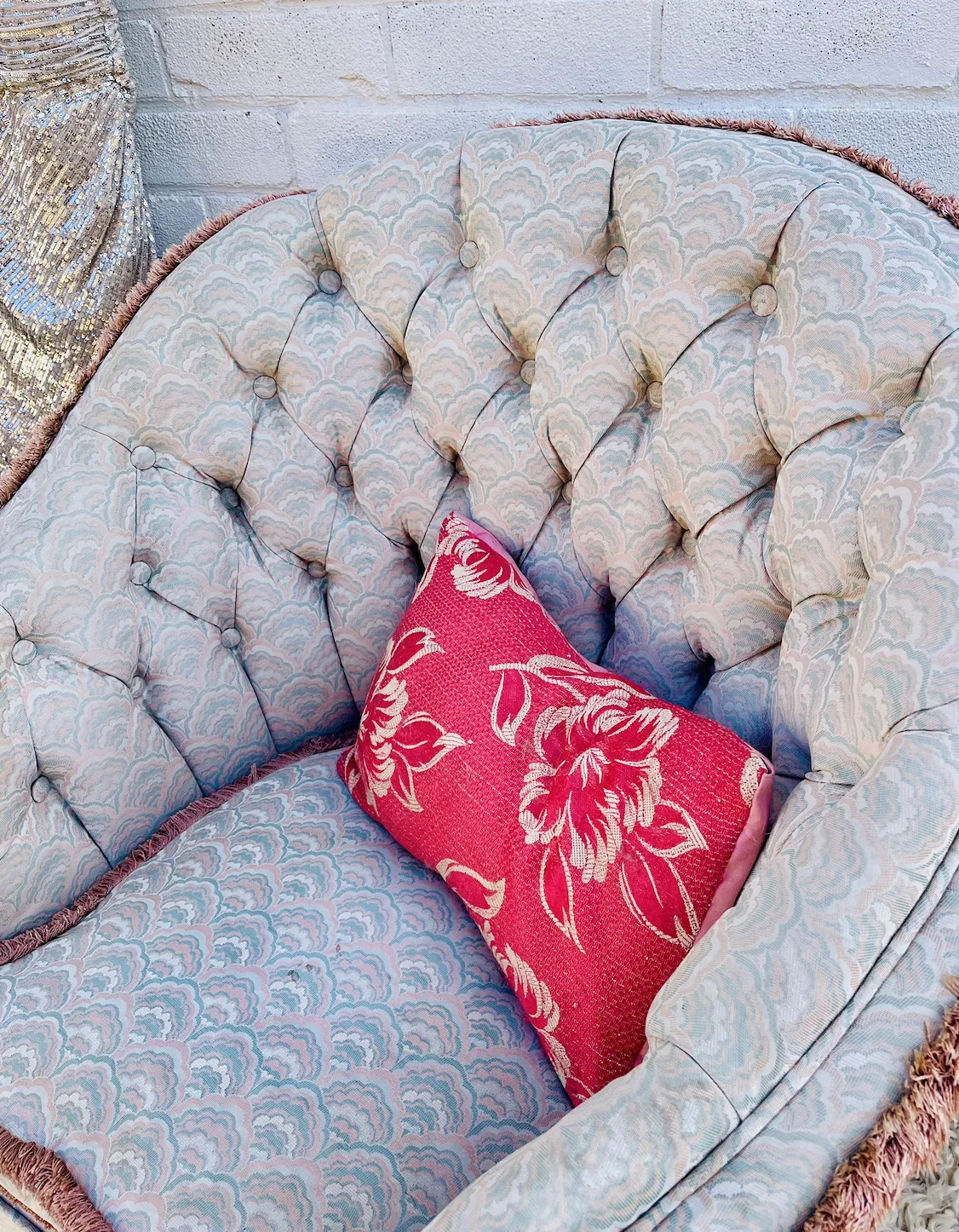 Stunning Vintage Hollywood Revival Scalloped Armchair In Pink And Blue photo 195.0
