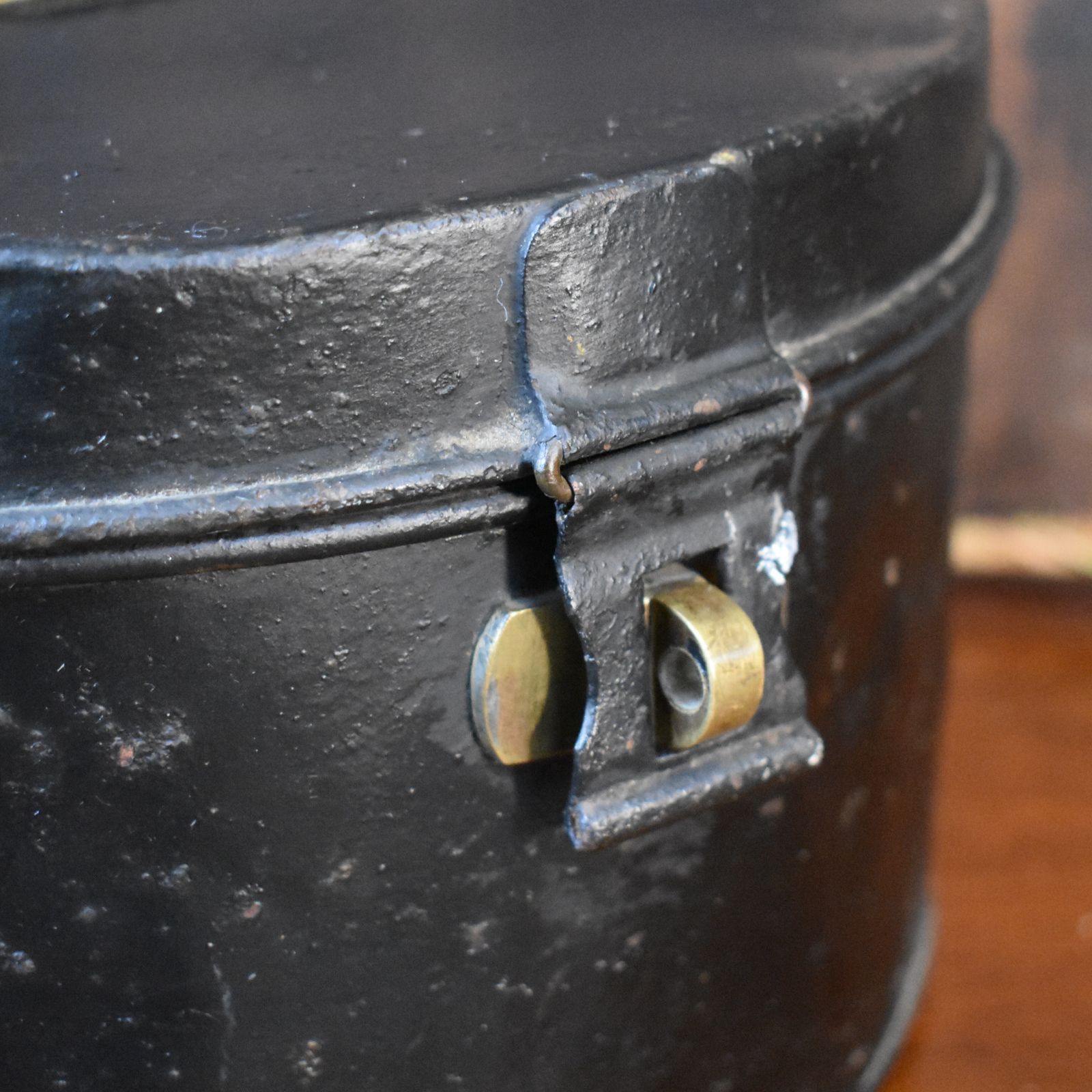 Antique 1912 A Turnbull Military Army Bulpit & Son Japanned Metal Travel Hat Tin photo Home Decor