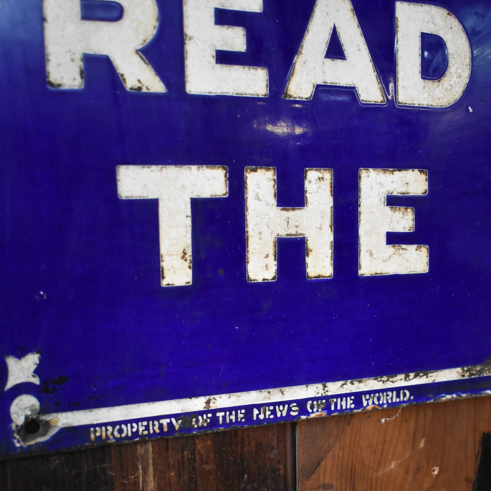Antique 1930s Salvaged 'Read The News' Newspaper Shop Advertising Enamel Sign photo 245.0