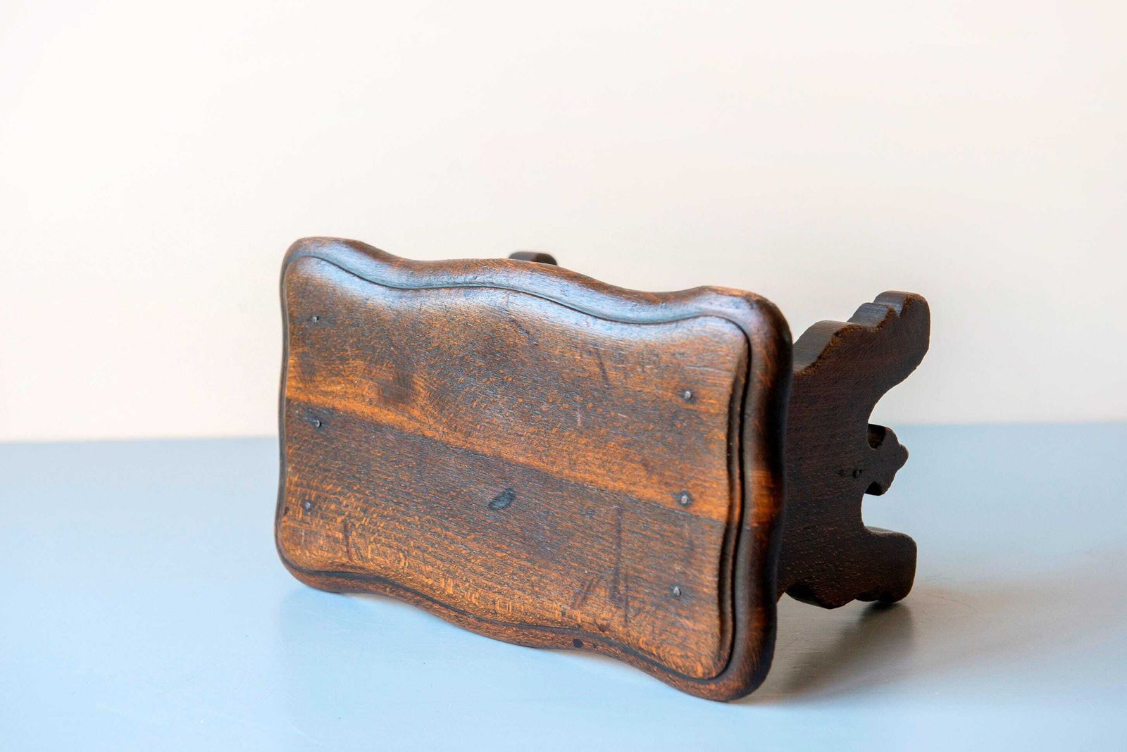 19th Century Primitive Wooden Stool – Rustic English Country Footstool With Scalloped Top photo vinterior