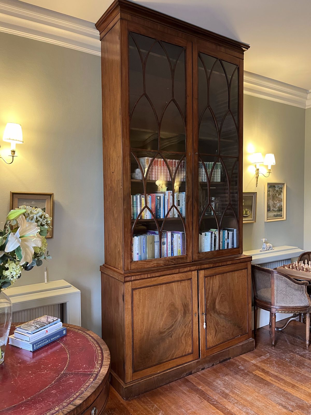 Fine 18th Century Georgian Irish Tall Mahogany Glazed Bookcase photo Furniture