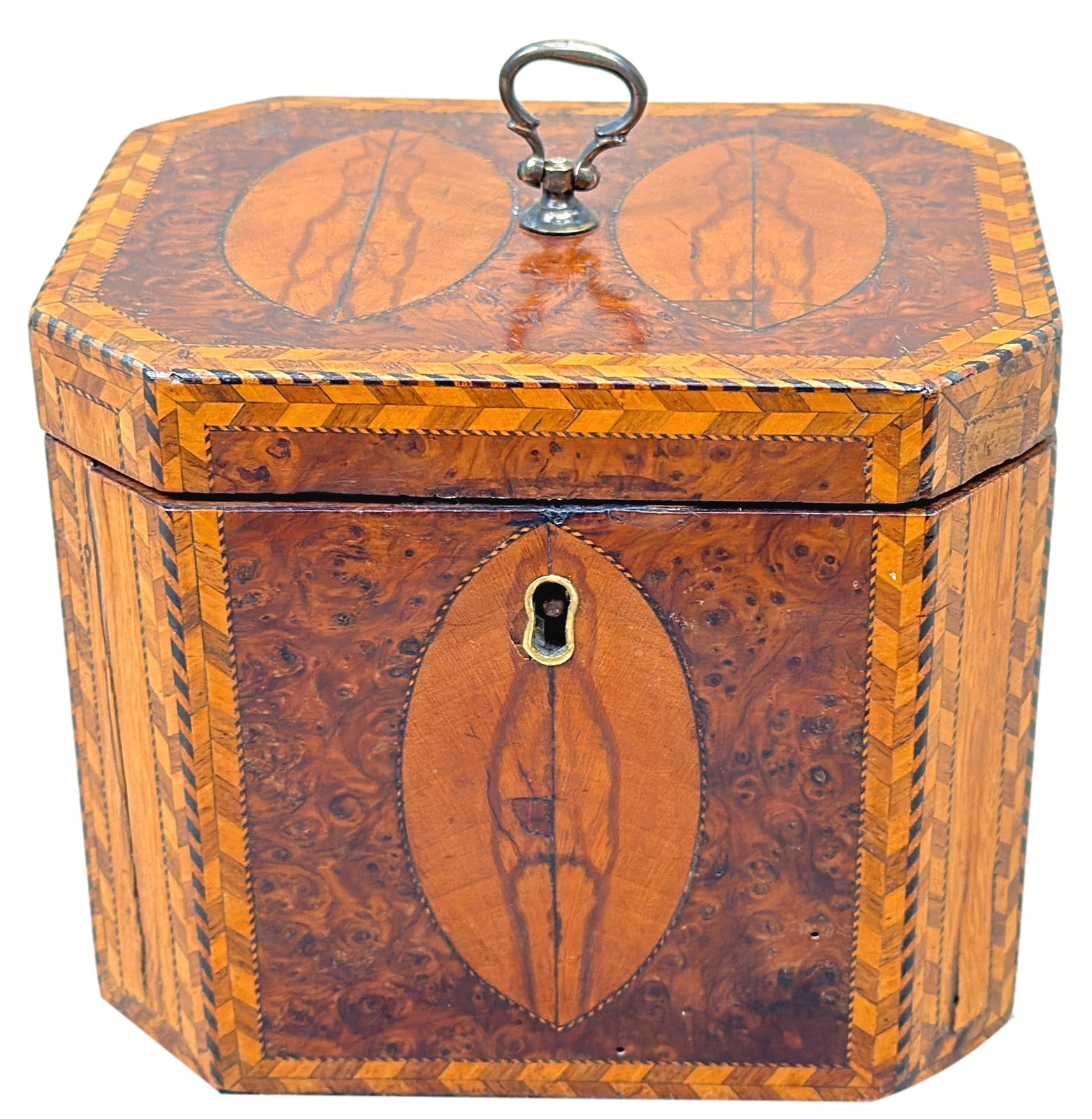 photo vinterior Georgian 18th Century Yew Wood Octagonal Tea Caddy (England, Circa 1780)