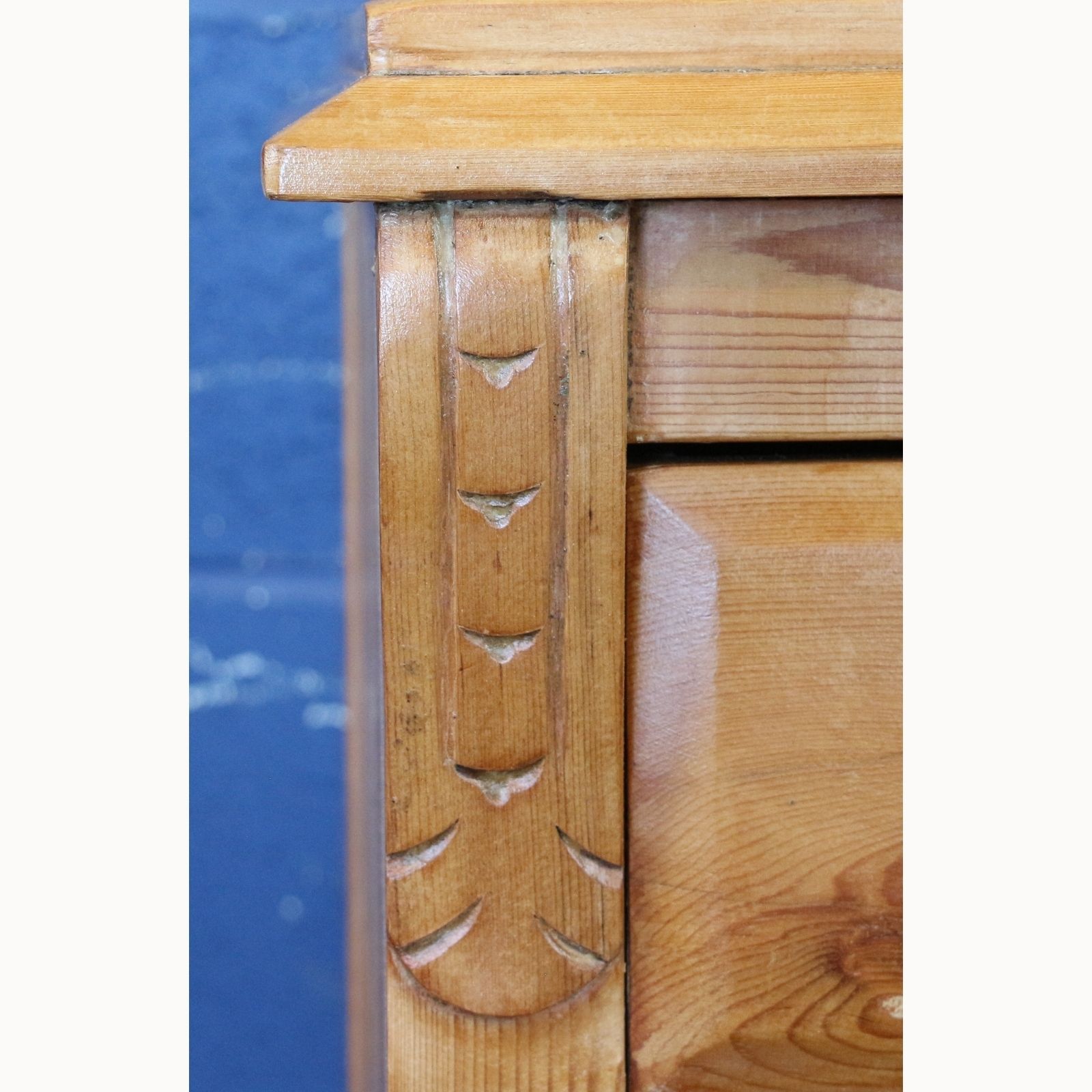 A Victorian Farmhouse Waxed Pine Two Over Two Graduated Chest Of Drawers photo vinterior