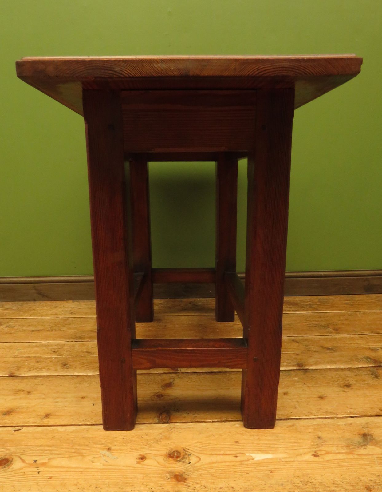 Arts & Crafts Pine Table photo vinterior