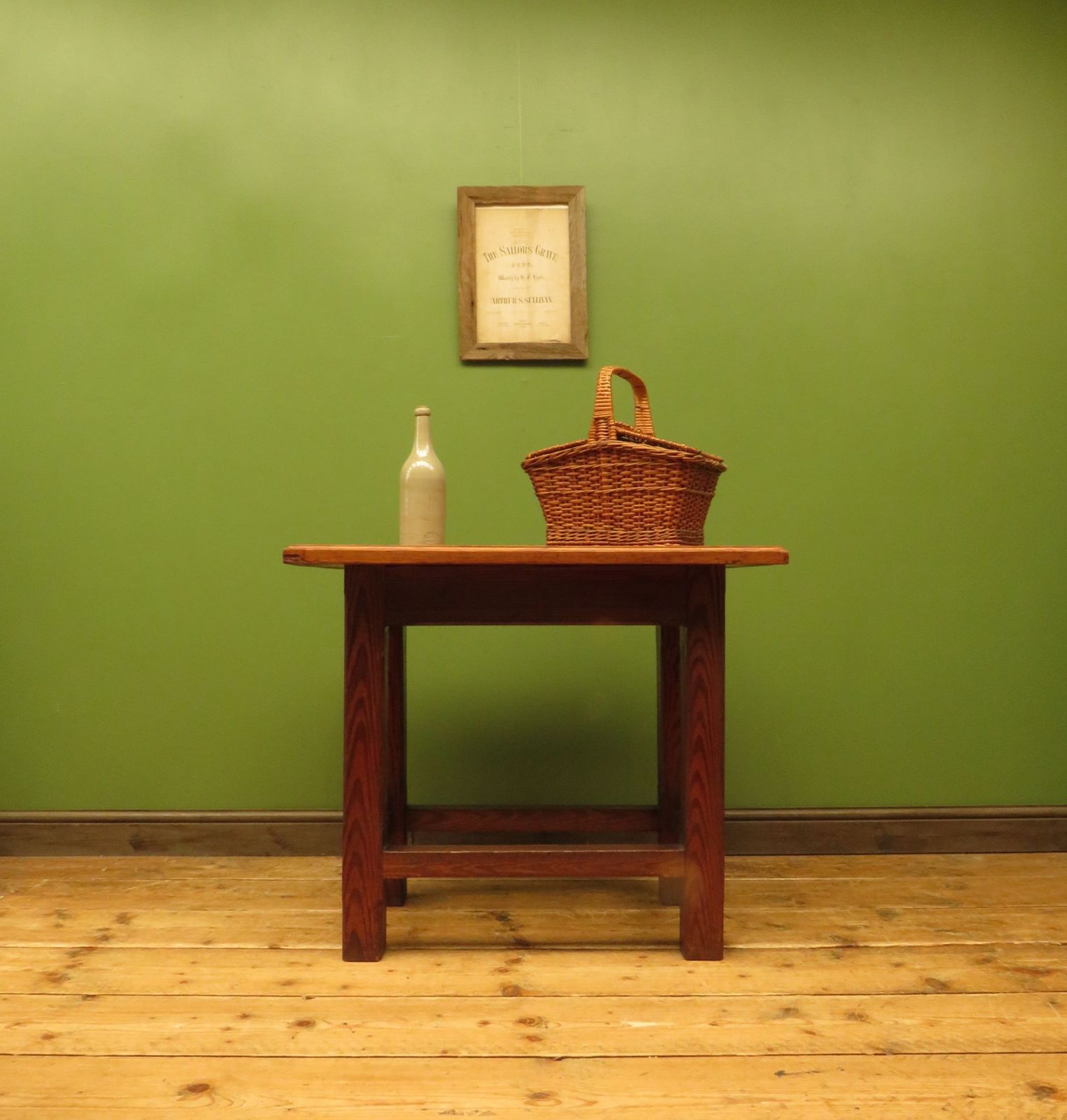 photo vintage Arts & Crafts Pine Table