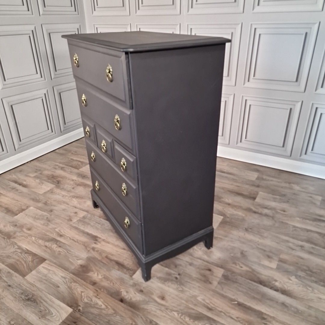 photo vintage Vintage Tallboy Chest Of 7 Drawers  Stag Minstrel  Mid Century Painted Retro