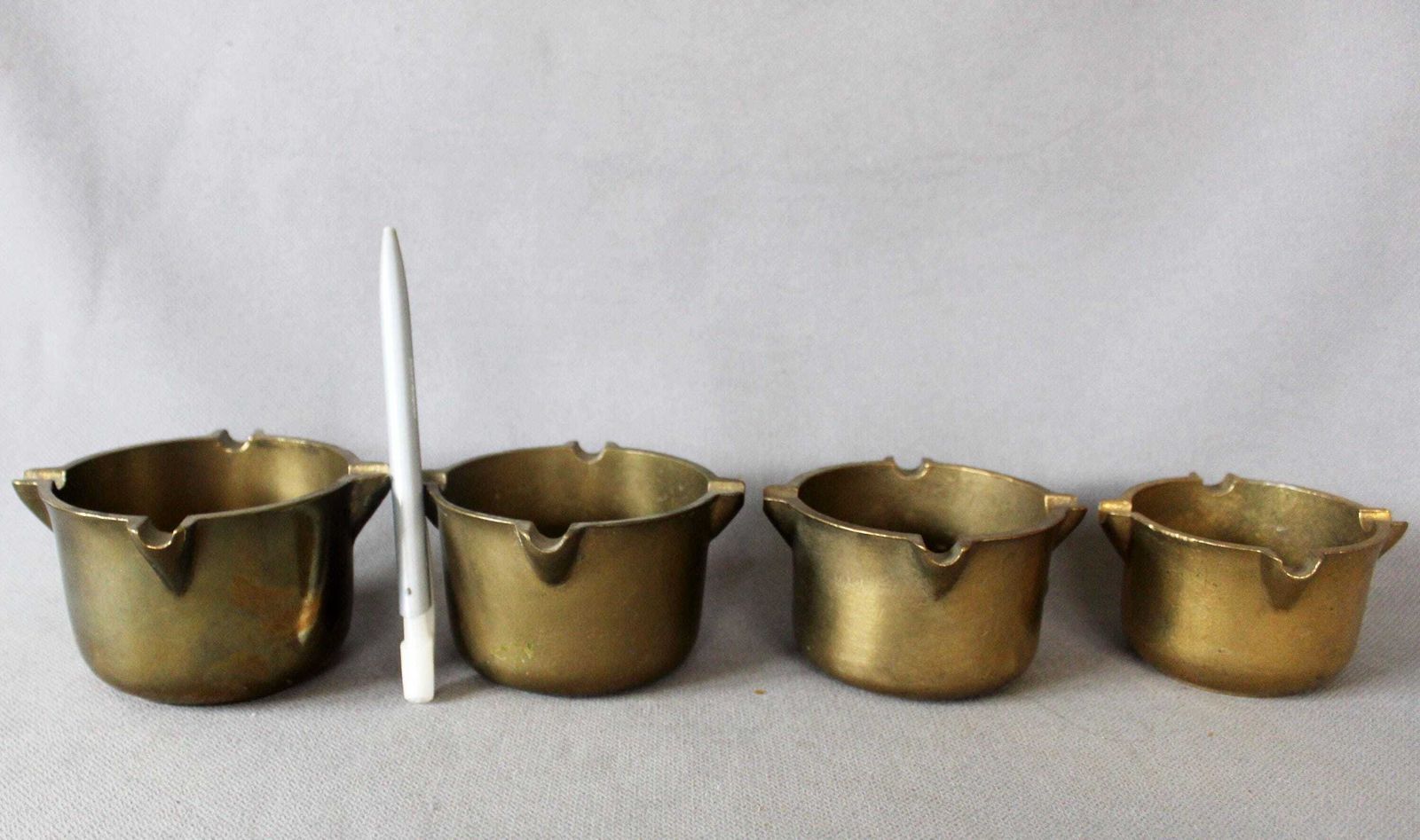 Set Van 4 Vintage Bronzen Nestende Schalen, Asbakken, Vijzelkommen, Maatschalen, Zwaar Gegoten Brons, Genummerd 7 6 5 4, Keuken/Apotheek photo Woonaccessoires