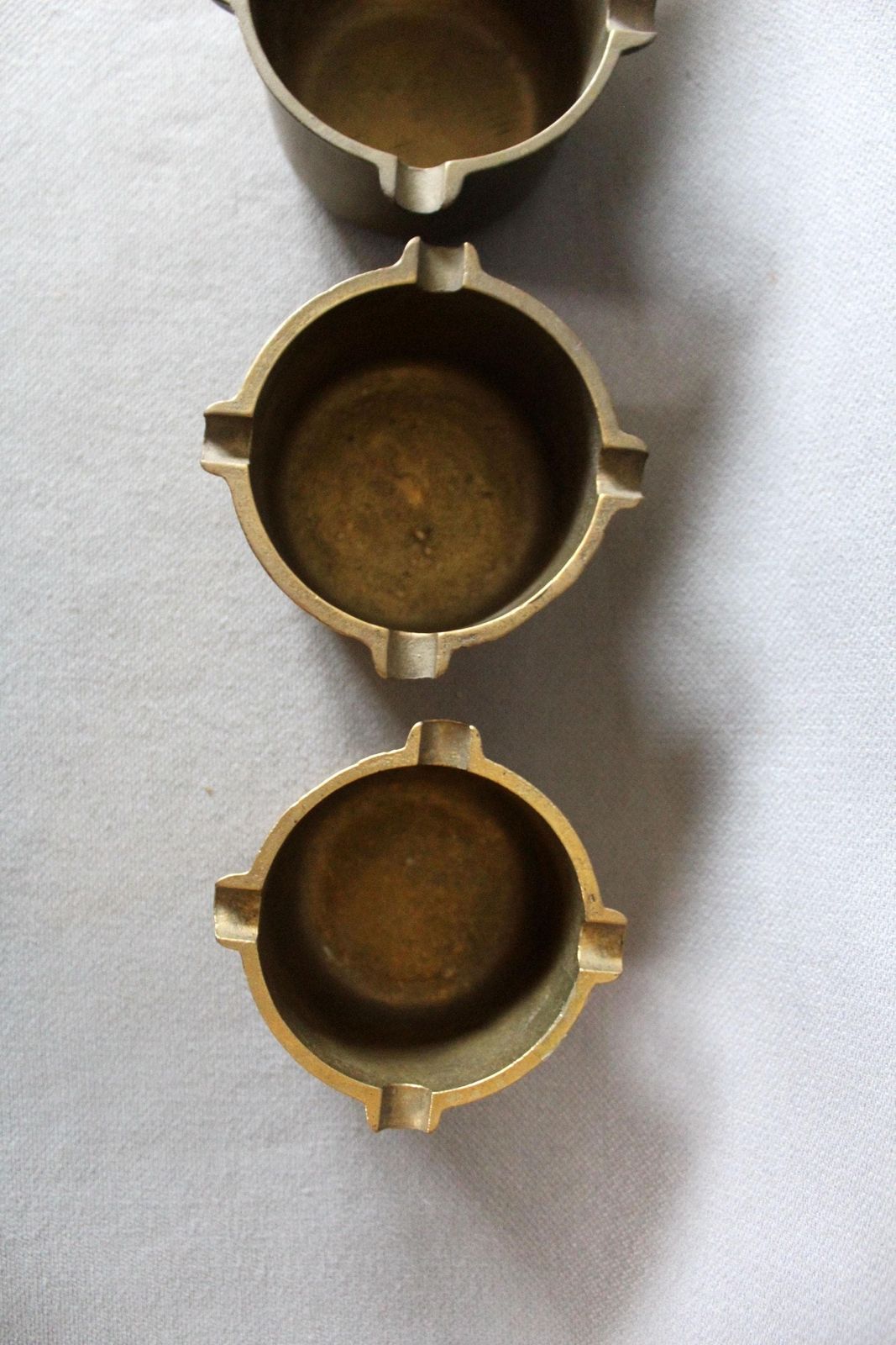 Set Van 4 Vintage Bronzen Nestende Schalen, Asbakken, Vijzelkommen, Maatschalen, Zwaar Gegoten Brons, Genummerd 7 6 5 4, Keuken/Apotheek photo buy