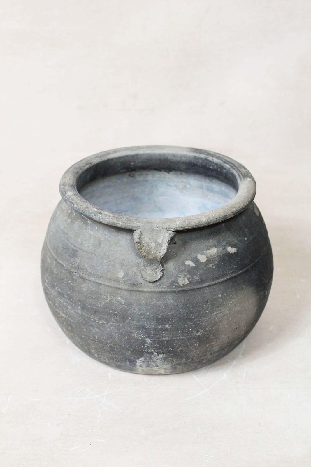 Vintage Dark Pot S   Nº 122, 1950s photo furniture