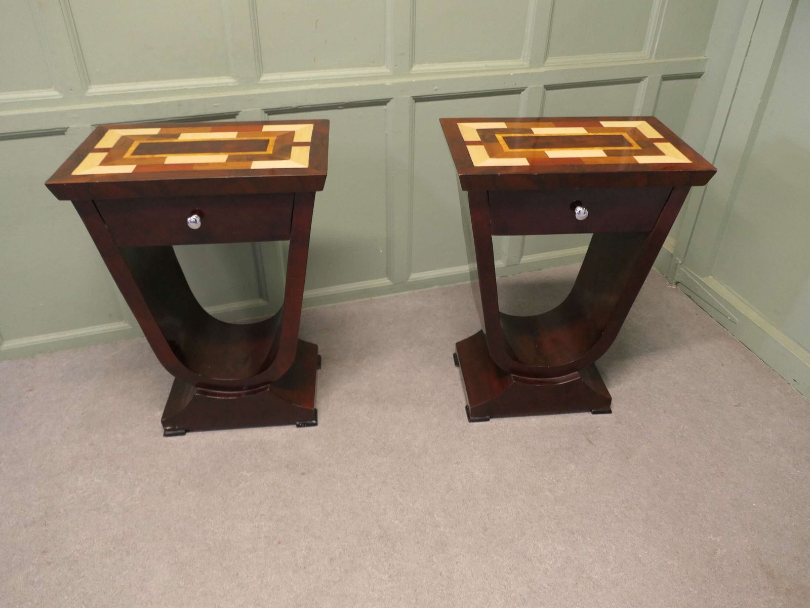A Exceptional Pair Of Art Deco Design Bedside Or Lamp Tables