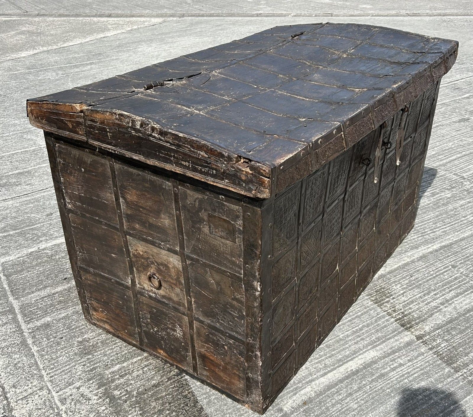 Antique 17th/18th Century Continental Metal Banded Large Chest Or Storage Trunk photo 175.0