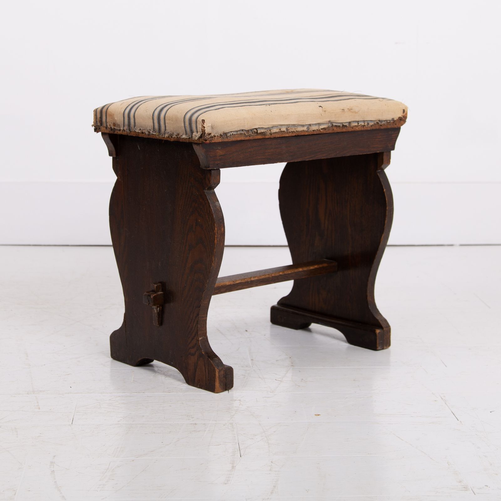 photo furniture Pair Oak Arts And Crafts Low Stools We Have 2 Pairs