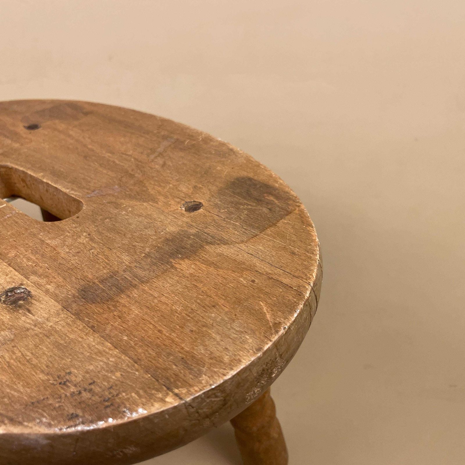 Vintage Wooden Milking Stool Oval Seat Rustic Country Farmhouse Stool Handcrafted Antique Plant Stand Table Footstool Pine Handmade Wood photo vinterior