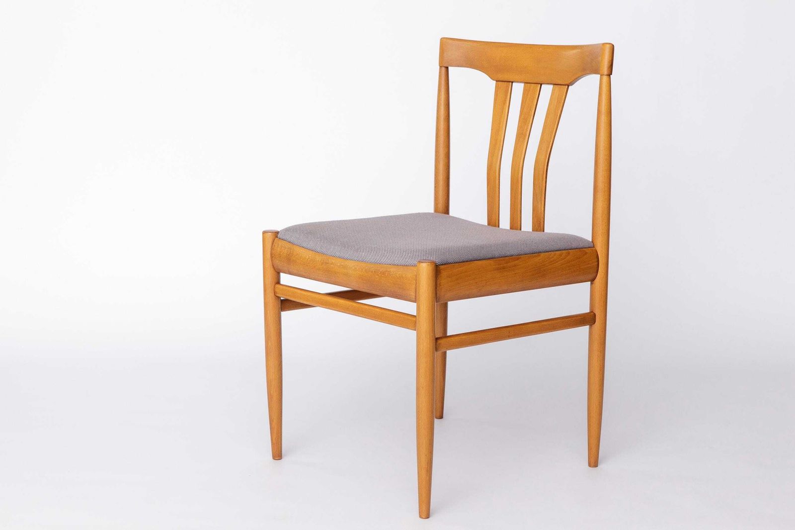 Set Of 4 Vintage German Dining Chairs, 1960s, Beechwood Frame, Newly Upholstered In Light Blue Fabric, Mid Century Modern photo vinterior