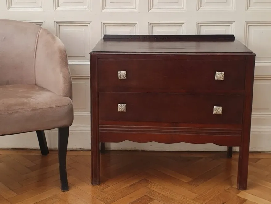 A Small Oak Art Deco Style Chest Of Drawers With Original Unusual Handles
