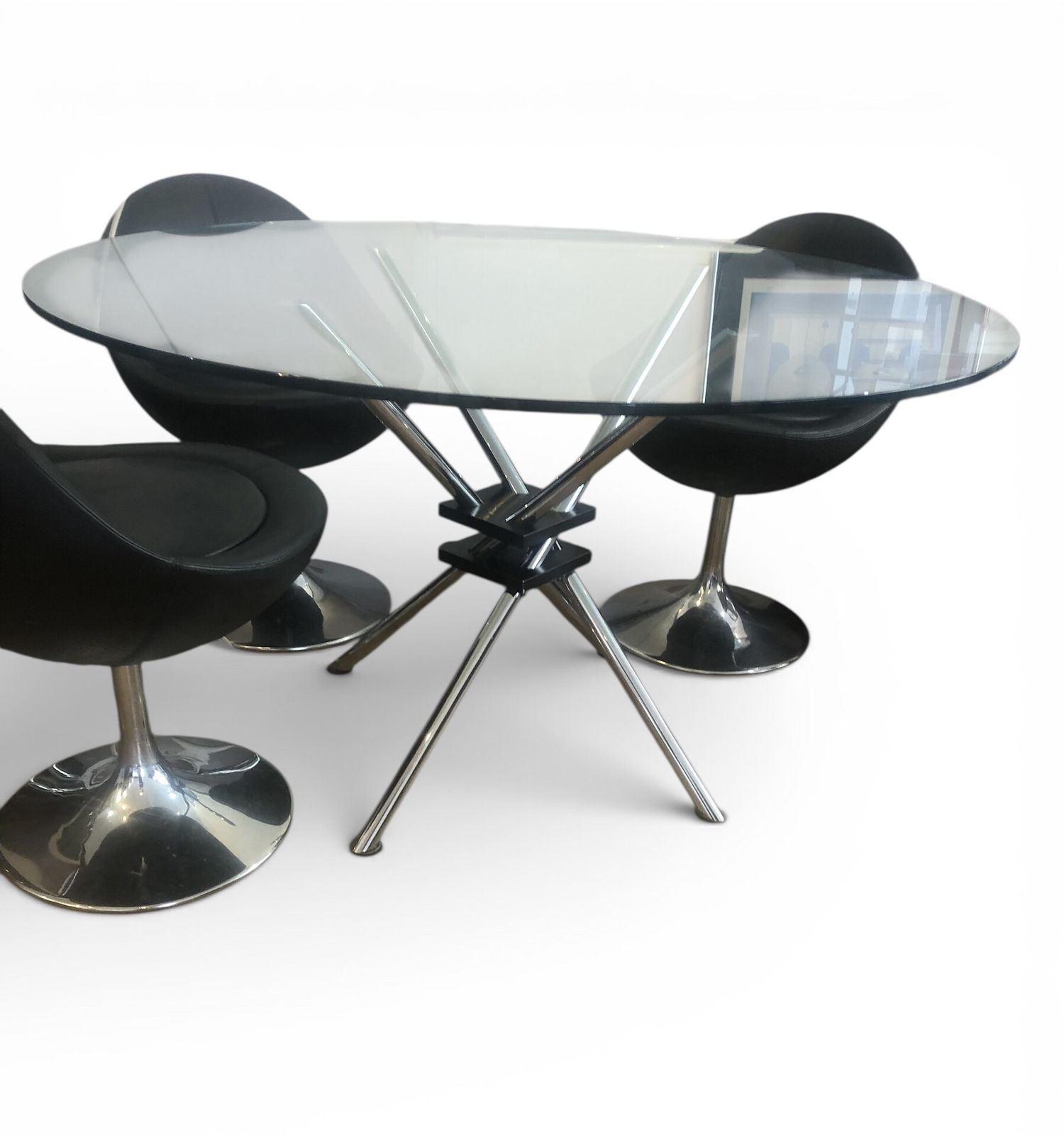 Alivar Round Glass & Chrome Dining Table Designed By Takehiko Mizutani For Bauhaus, Model 459   1980s photo vinterior