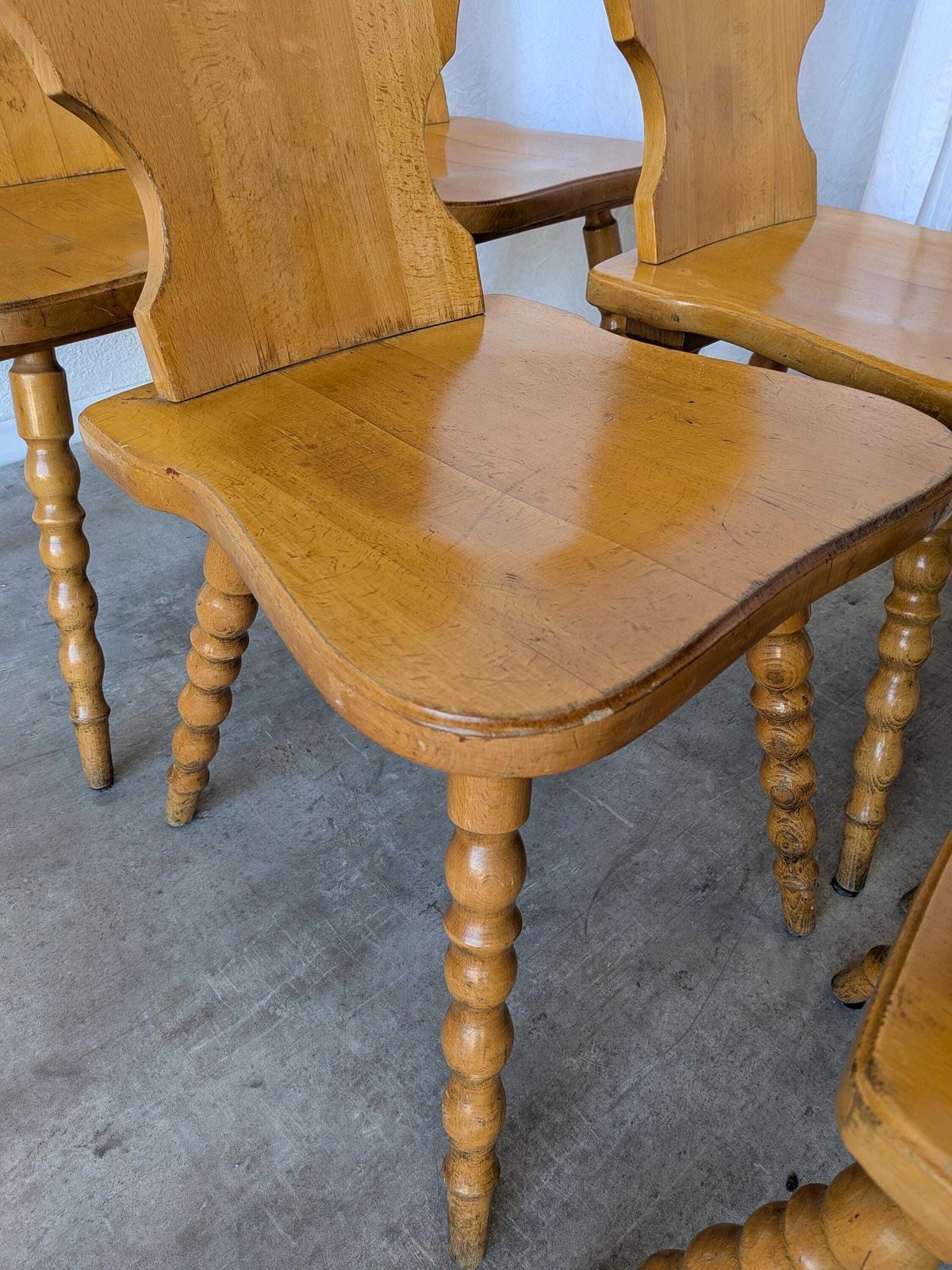 photo vinterior Set Of 8 Vintage Tyrolean Heart Cutout Wooden Dining Chairs, Rustic Farmhouse Style