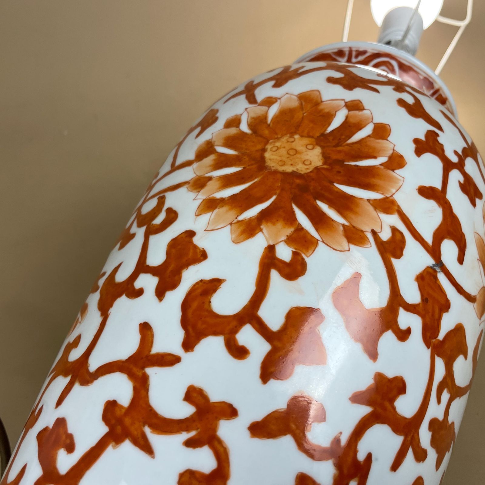 photo for sale Oriental Ceramic Lamp Light Bedside Table Hand Painted Floral Design Pattern Wood Base Chinese Vase White Orange Antique Lampshade Shade