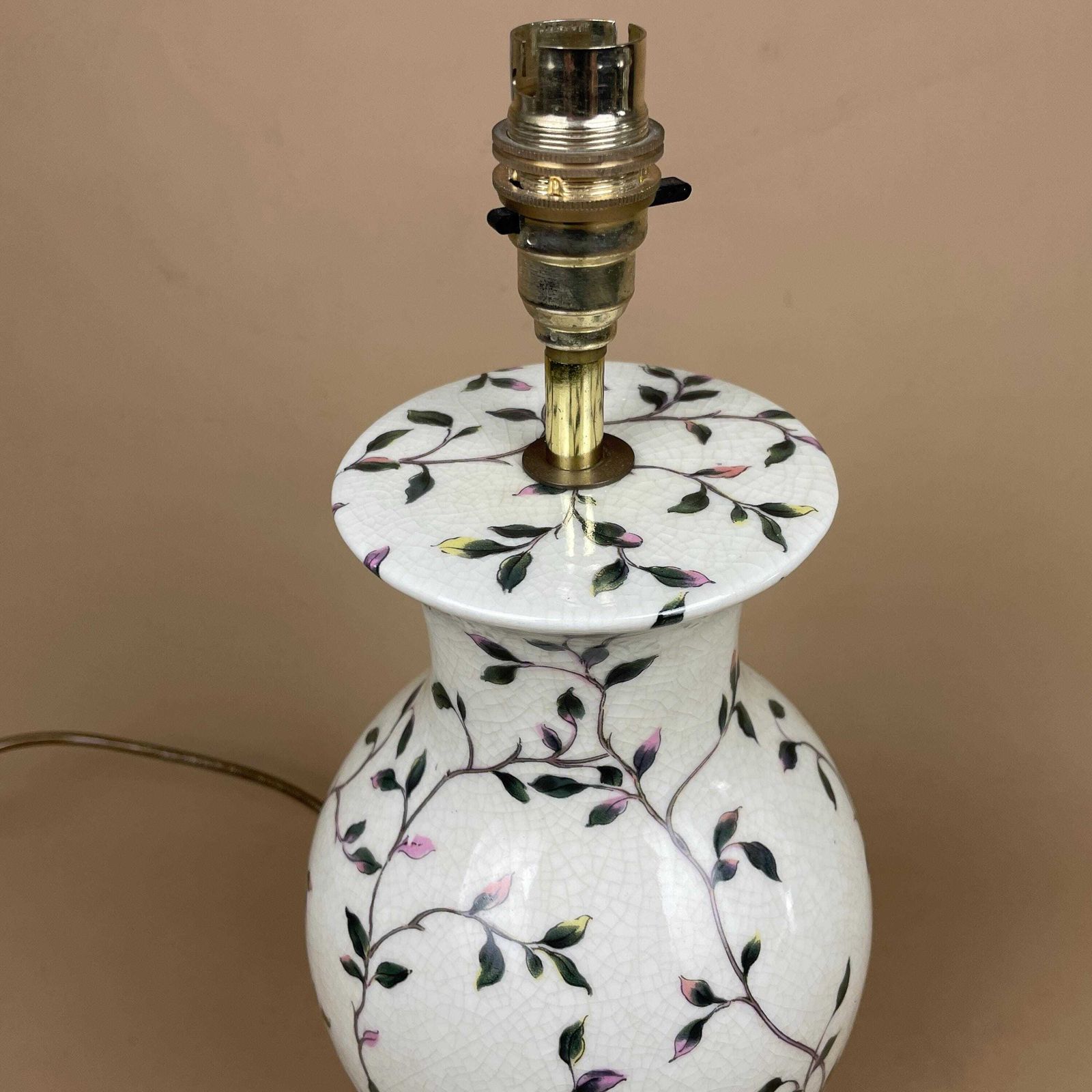 Oriental Ceramic Lamp Light Bedside Table Hand Painted Floral Bird Design Pattern Wood Base Chinese Vase Cream Antique Gold Metal Wooden photo 115.0