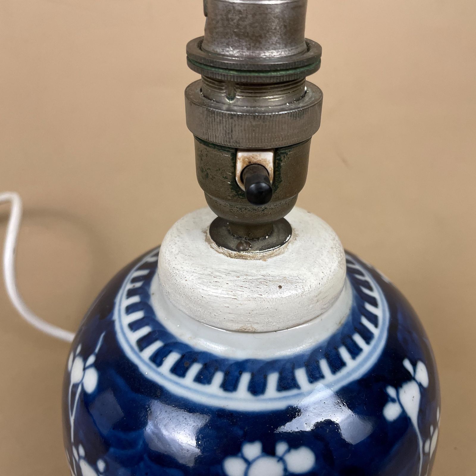 Oriental Ceramic Lamp Light Bedside Table Hand Painted Floral Prunus Design Pattern Chinese Ginger Jar Vase Blue White Antique Round photo buy