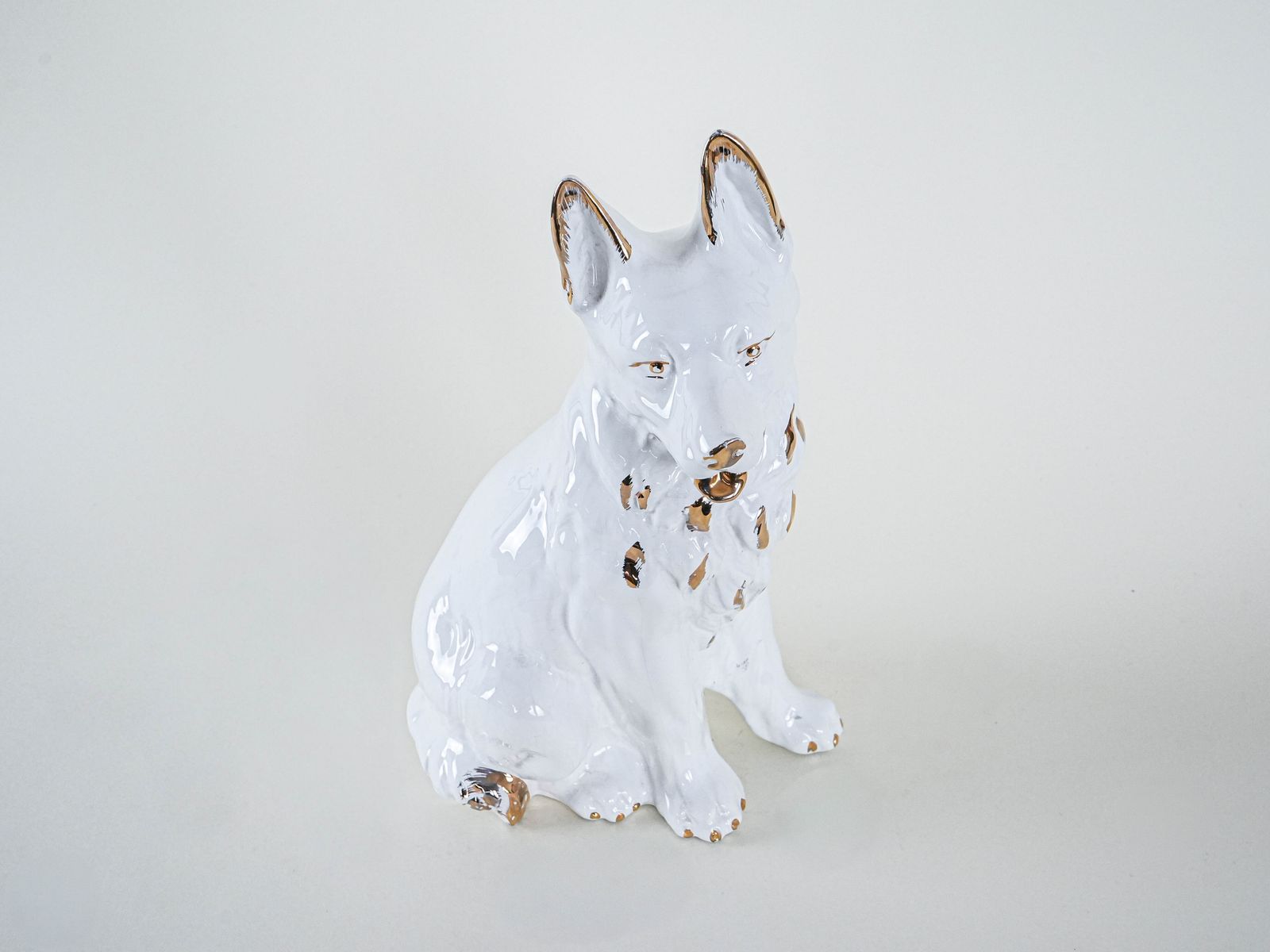 Porcelain Dog Figurine 1960s Made In Europe photo vinterior