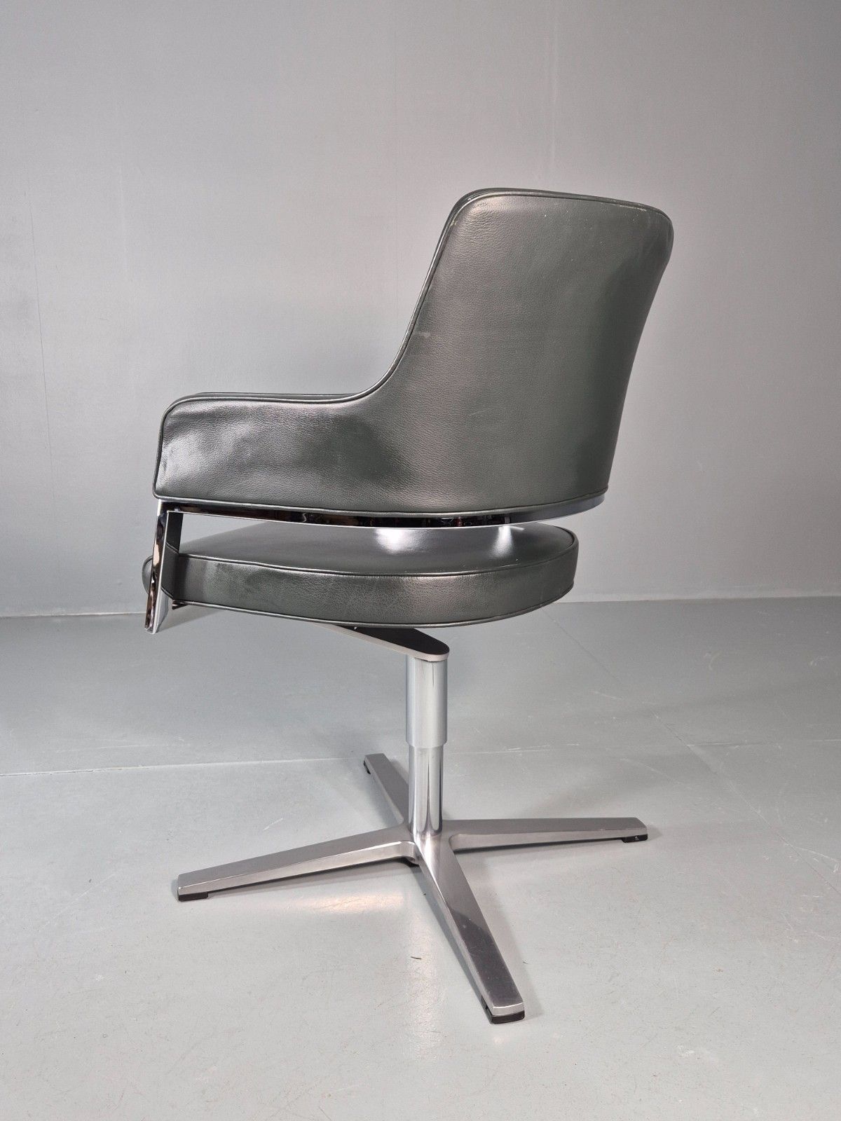 Leather Office Swivel Chair Dark Green Chrome Brunner Tempus Modern Eb11719 Mswi photo vinterior