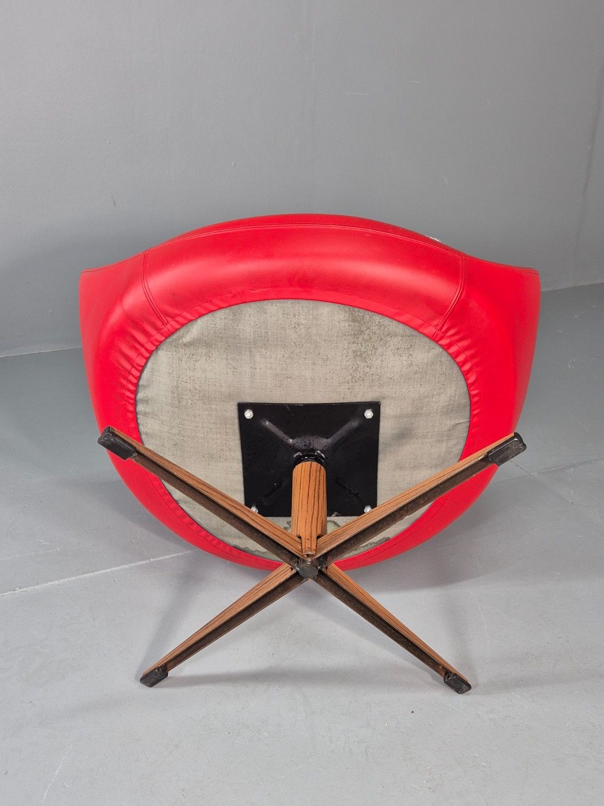 photo buy Vintage 1960s Swivel Chair Red Vinyl Grey Cushion Mid Century Eb11706 Mswi