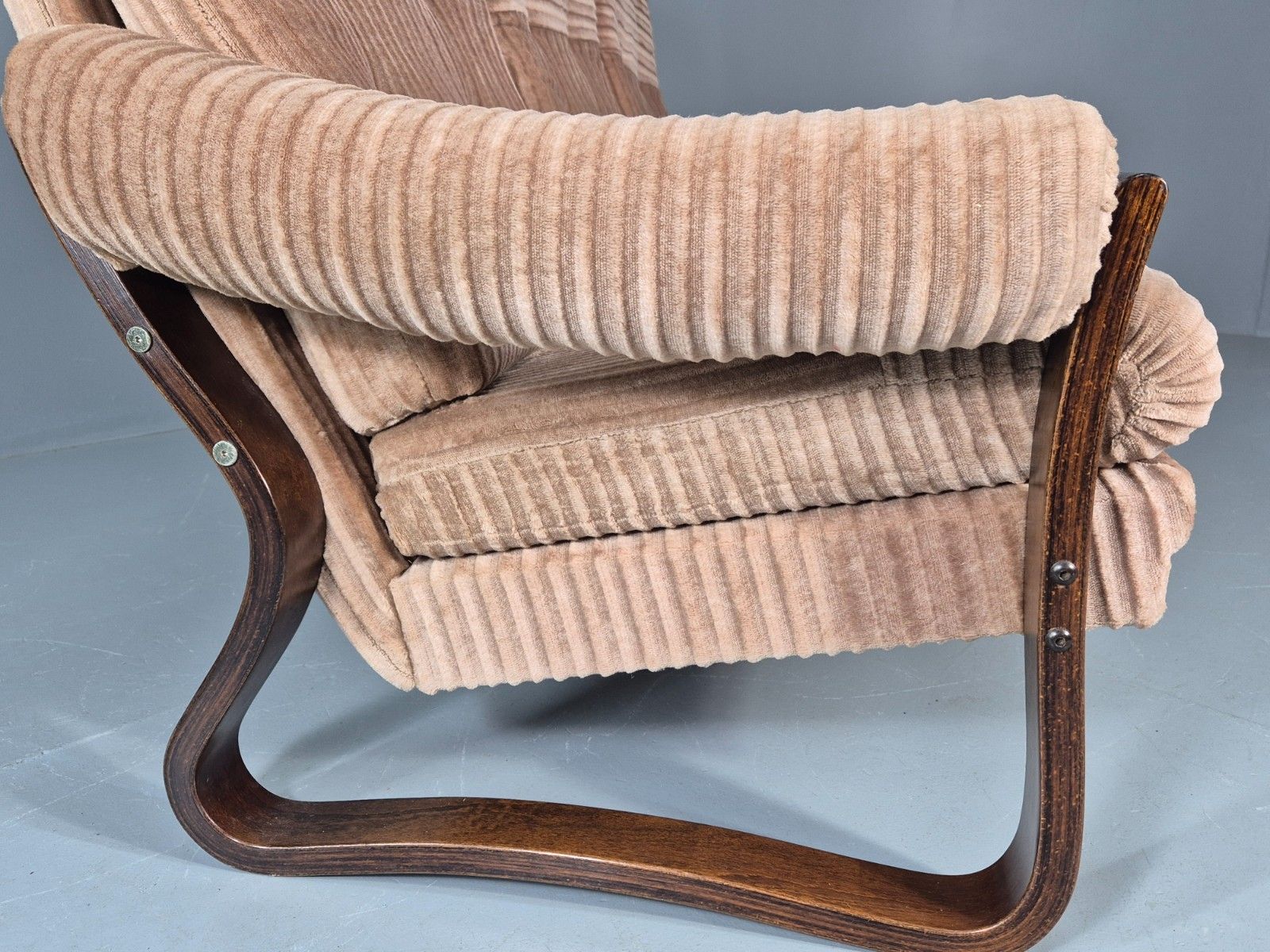 575.0 Vintage 3 Seat Sofa Beige Corduroy On Bentwood Base 1970s Retro Mcm Eb11646 M3ss photo