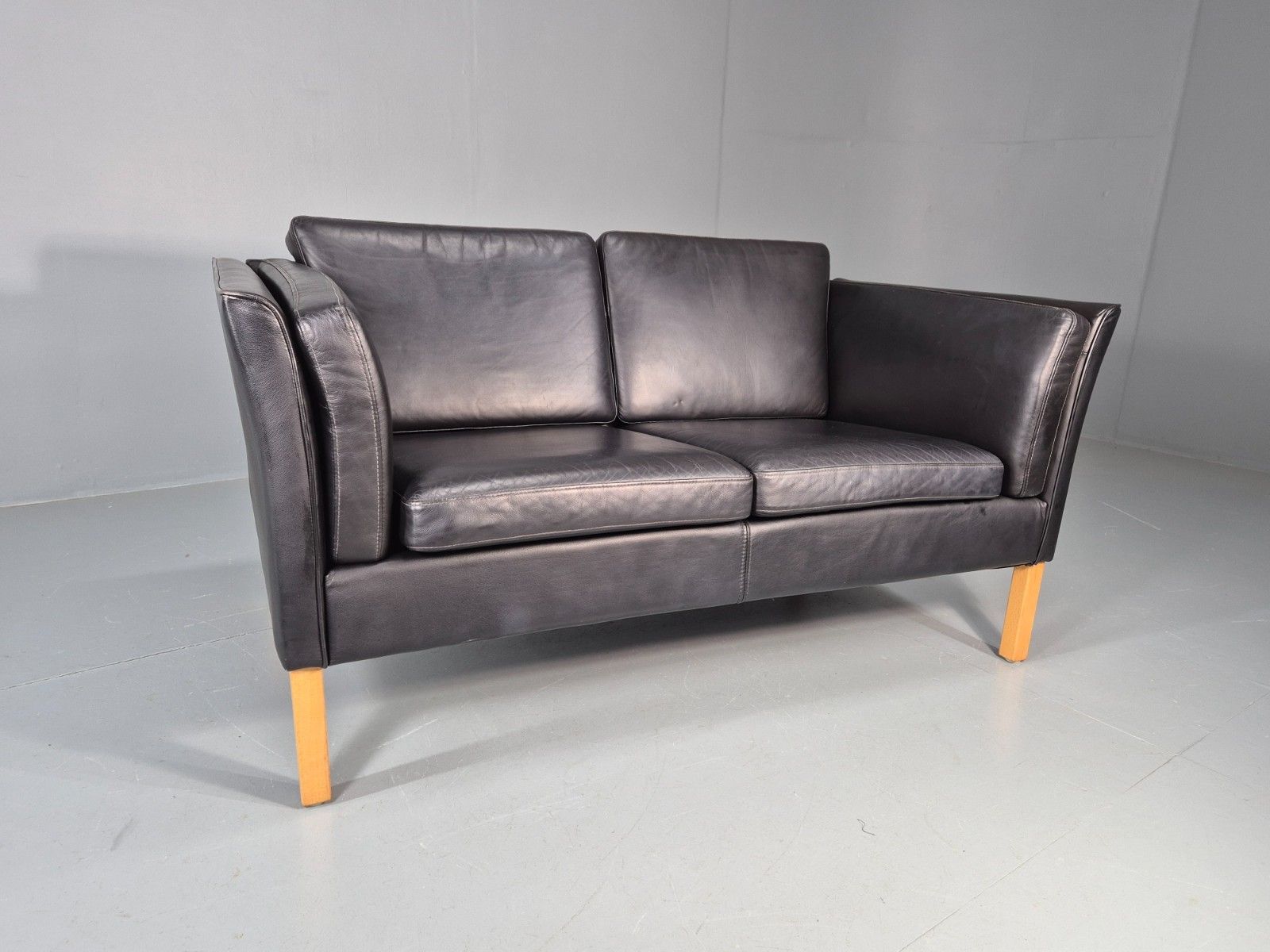 Vintage 2 Seater Settee Danish Retro Black Leather And Vinyl Eb11640  M2ss
