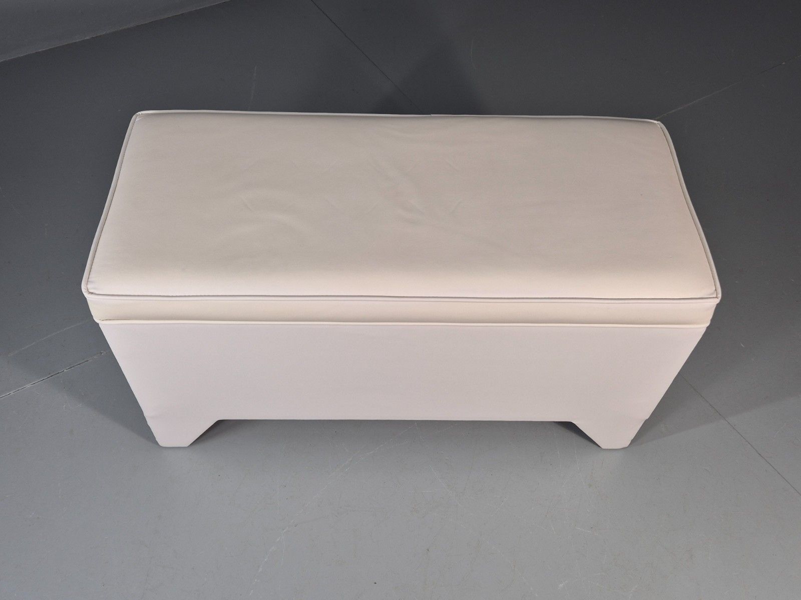 1970s Vinyl Ottoman Storage Chest White Retro Kitsch Eb11572 Mwoo photo vintage