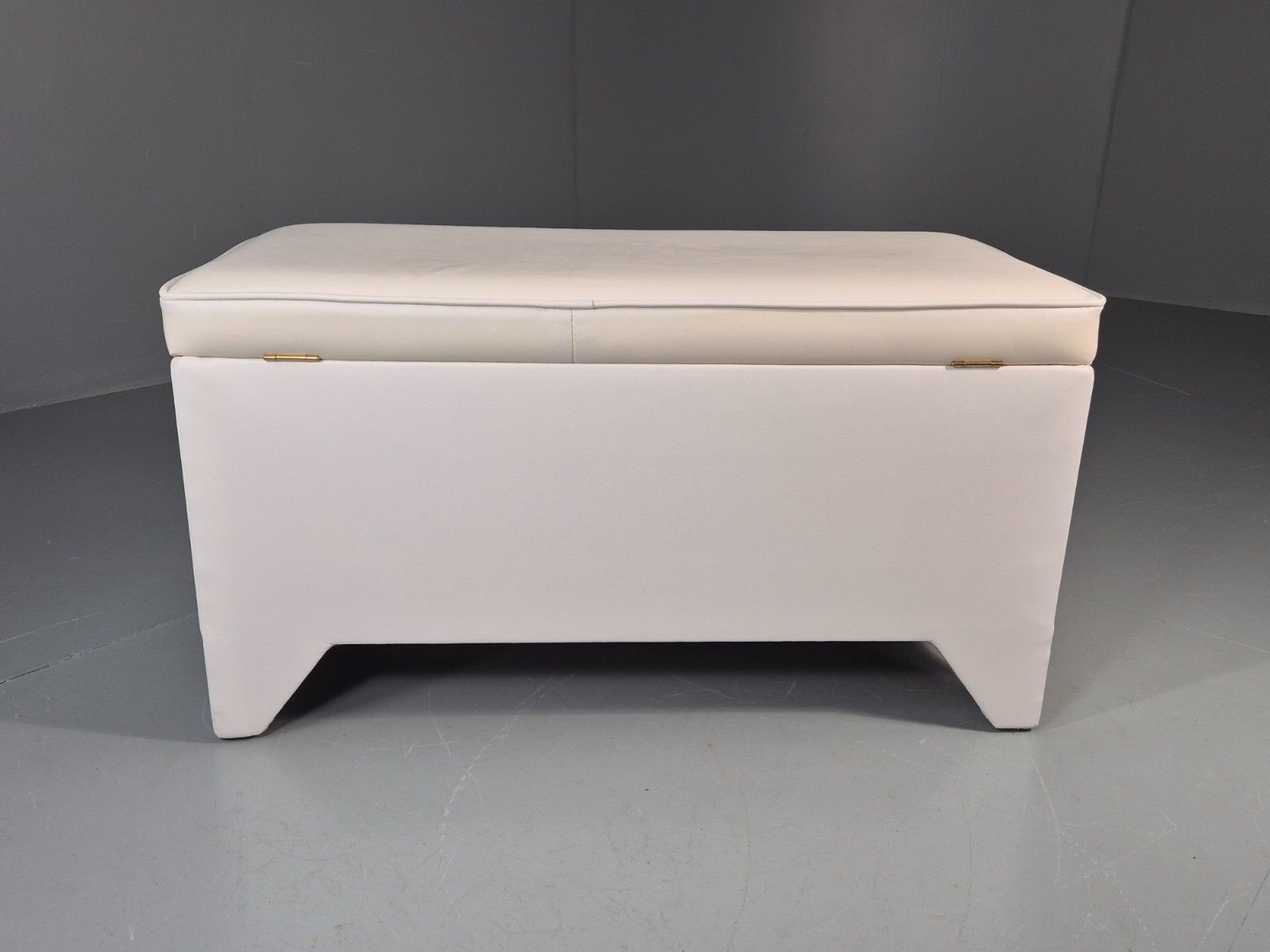 Furniture 1970s Vinyl Ottoman Storage Chest White Retro Kitsch Eb11572 Mwoo photo