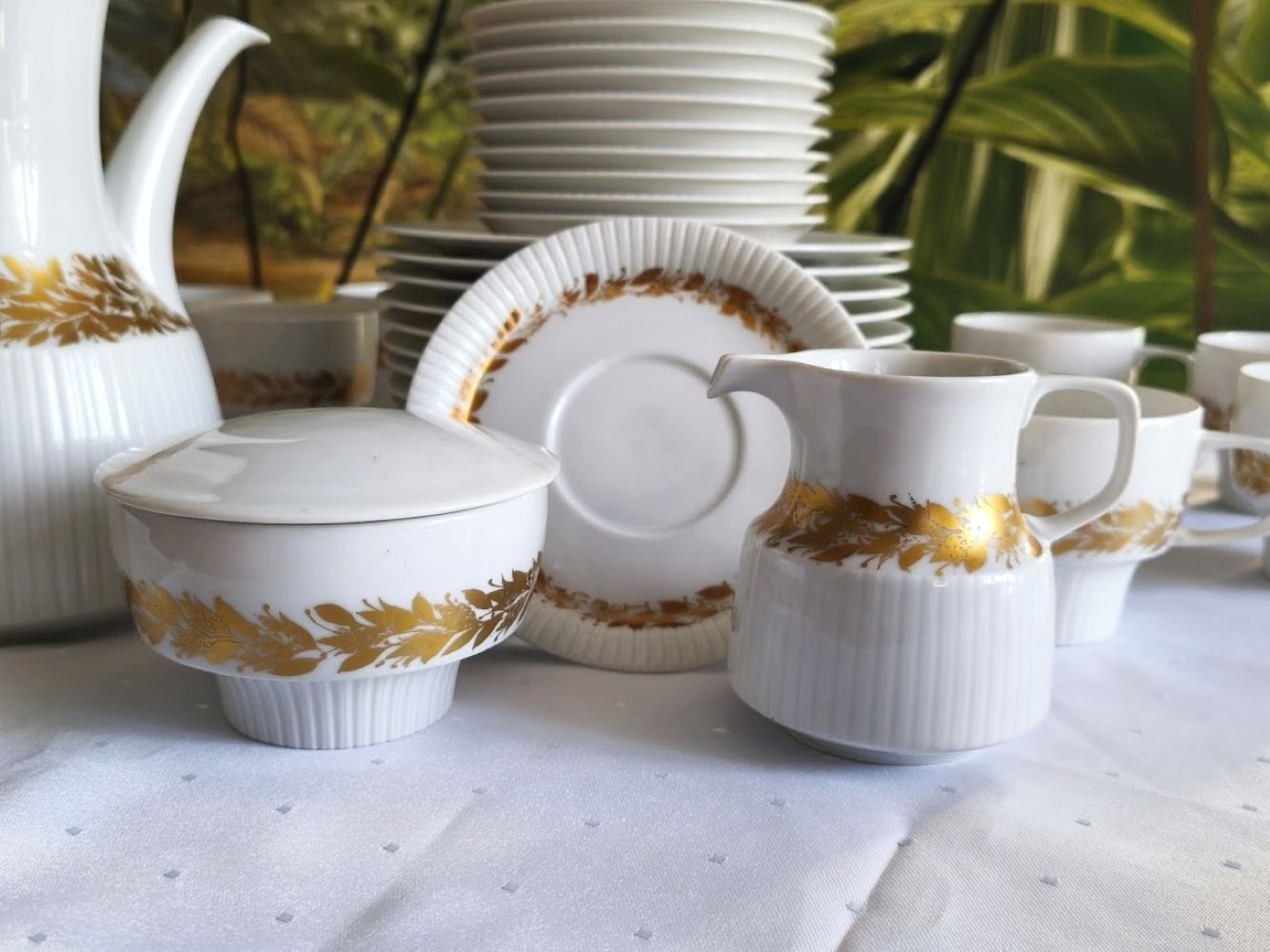photo for sale Tapio Wirkkala Voor Rosenthal Studio Line "Modulation" Porseleinen Koffie  En Dessertservies, Duitsland Ca. Jaren 1970, 39 Stuks