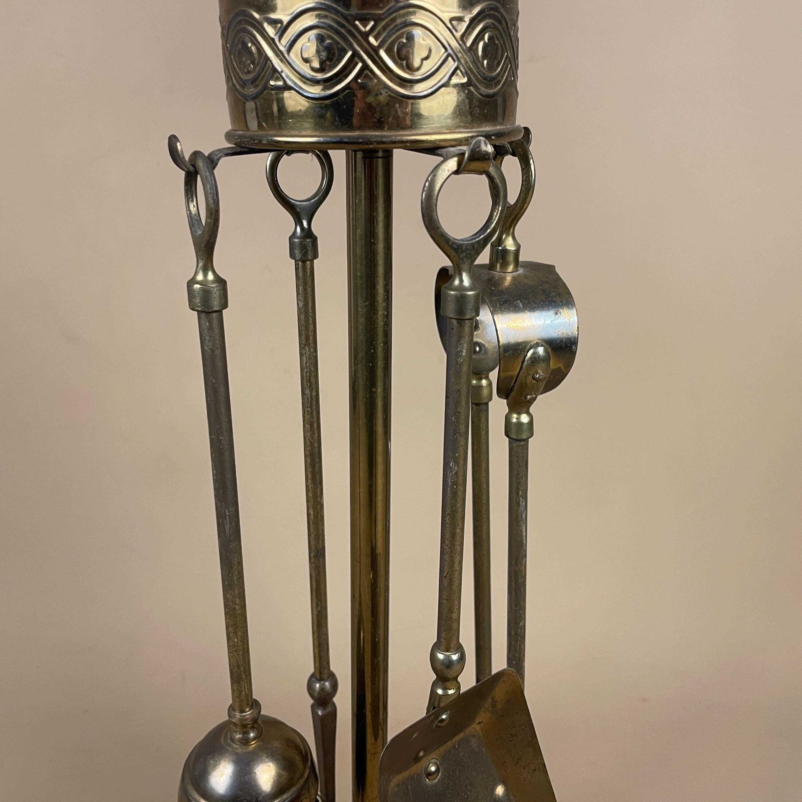 Antique Brass Gold Metal Fireside Tools Stand Vintage Companion Set Fireplace Gold Fireside Fire Farmhouse Cottage Four Piece 4 Round photo Home Fixtures