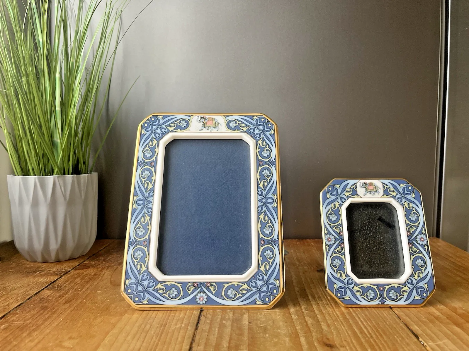 photo furniture Vintage Wedgwood Indian Blue Elephant Pattern 4x6 Easel Desk Photo Picture Frame